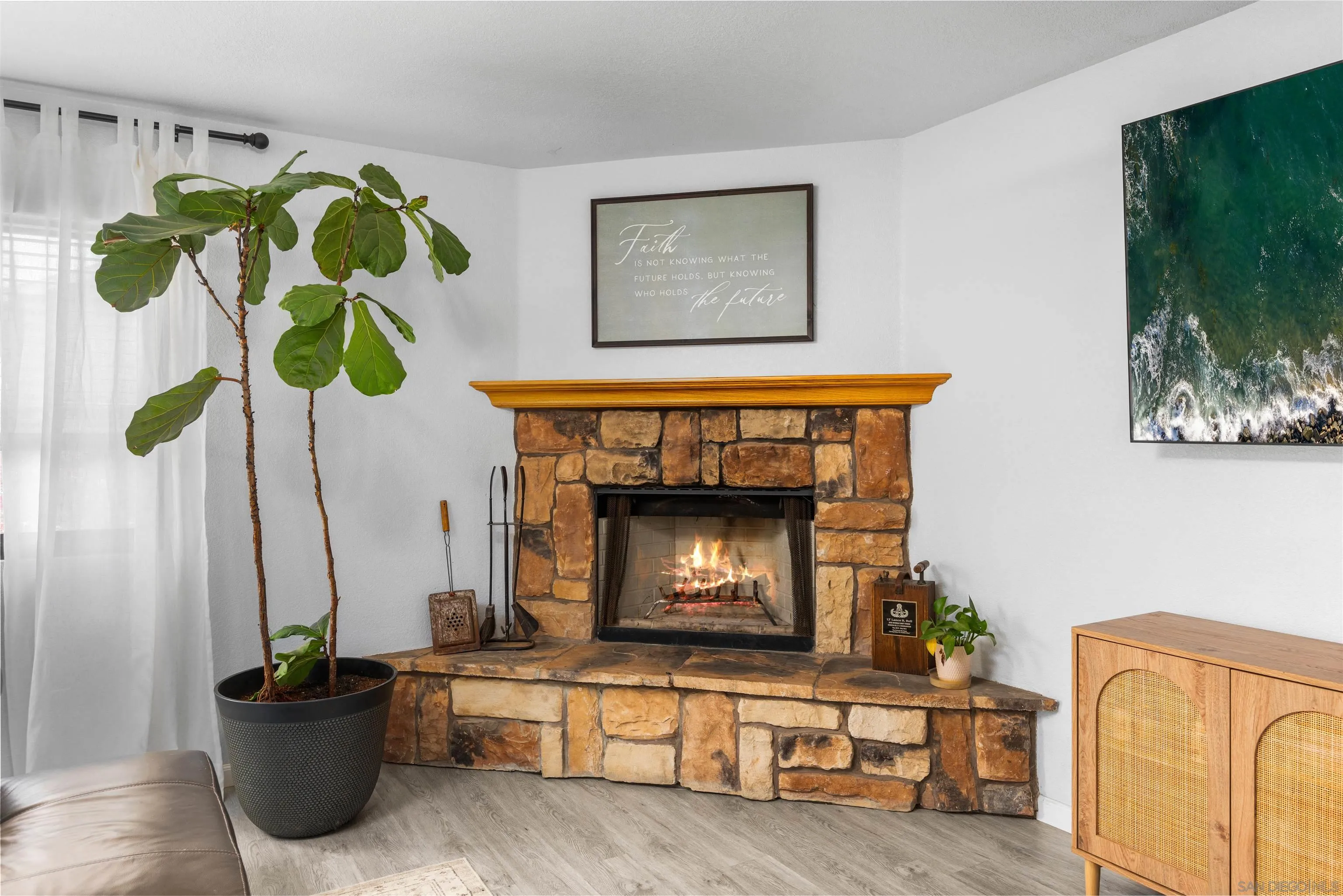 https://cdn.realtyfeed.com/cdn/127/260022229/db16c5174335937294d2993af58a2775.webp