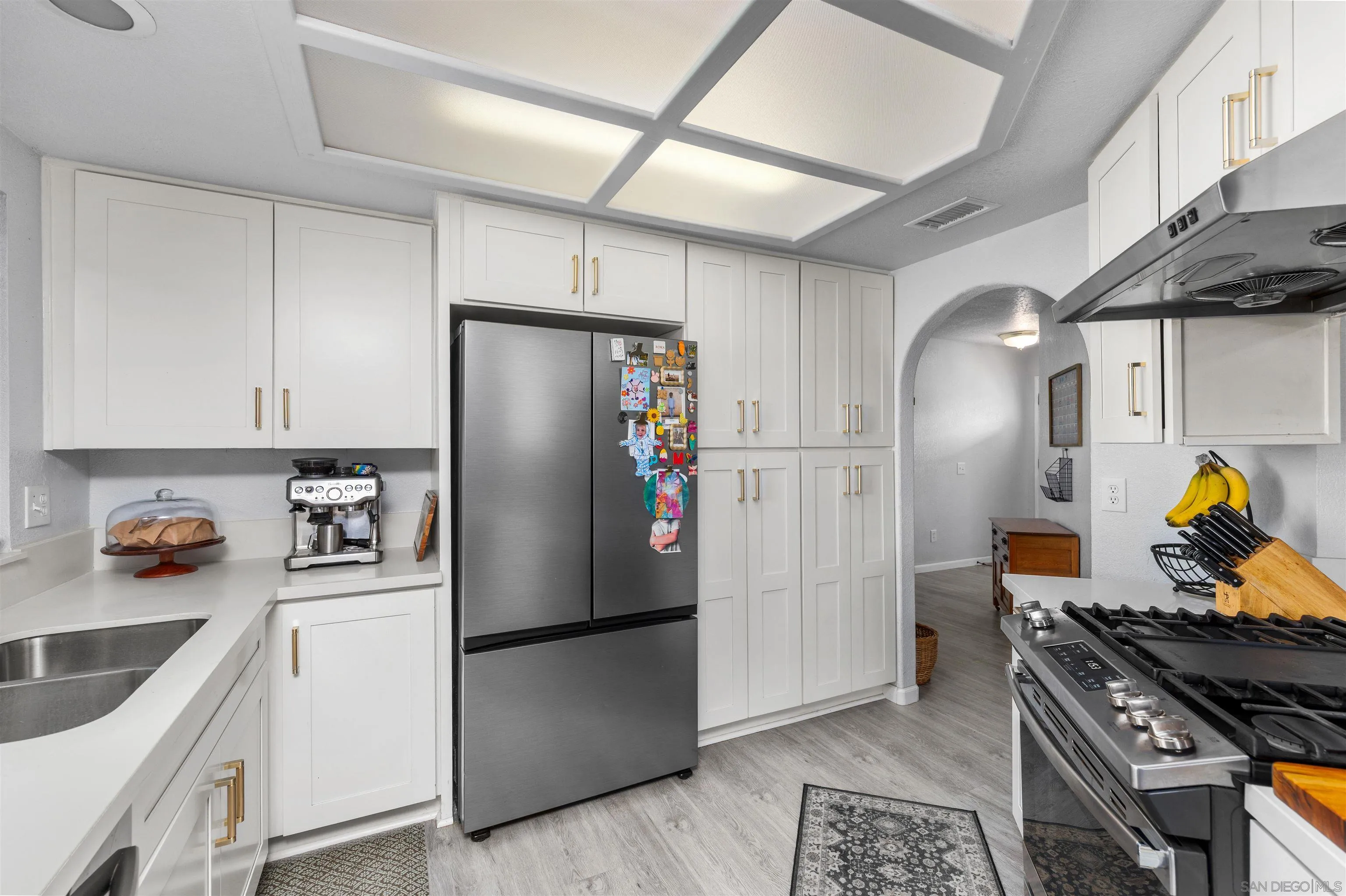 https://cdn.realtyfeed.com/cdn/127/260022229/feed8544382296c911f8442ec348010a.webp