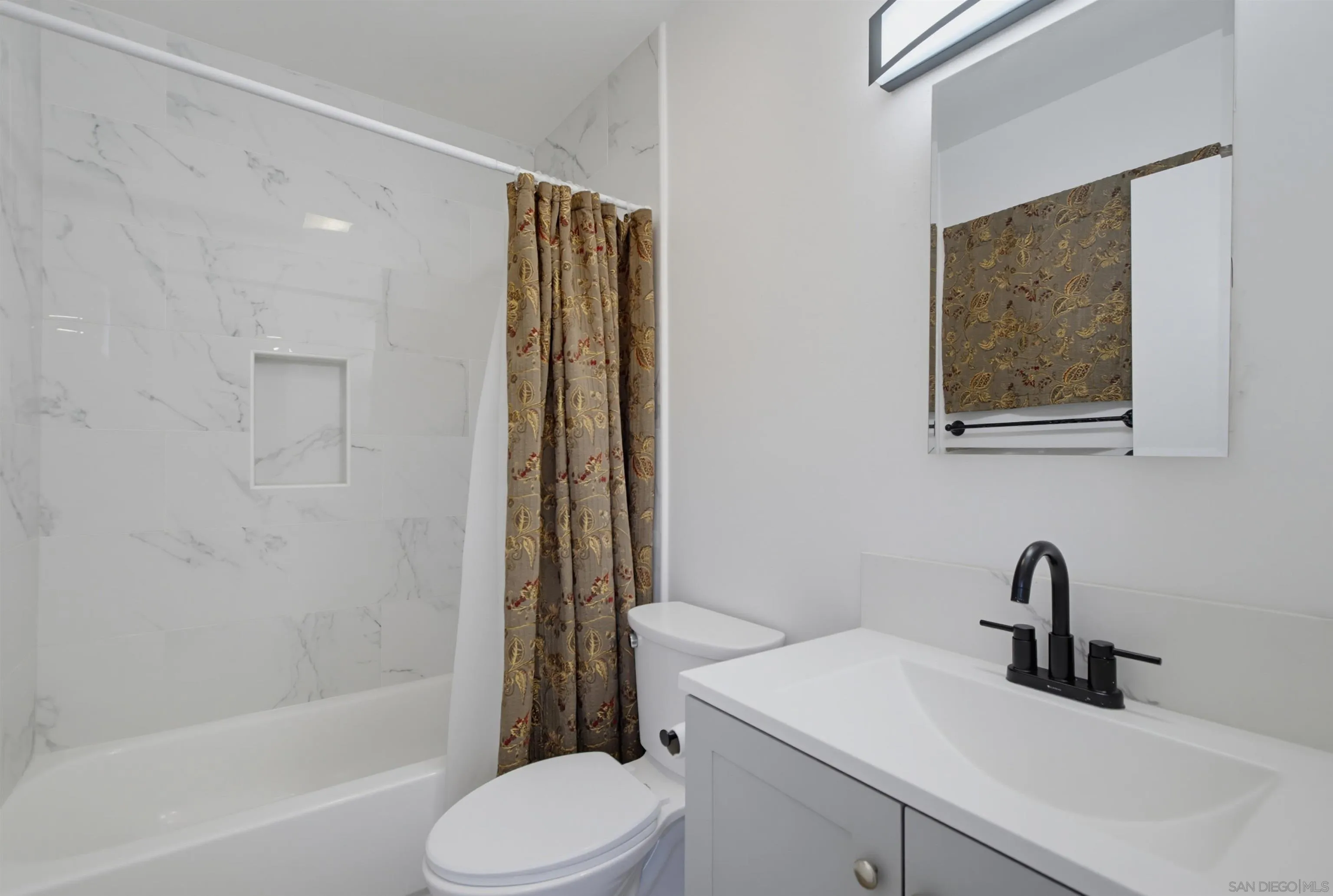https://cdn.realtyfeed.com/cdn/127/260022237/385204e2781b64509ede9e4bba646d5a.webp