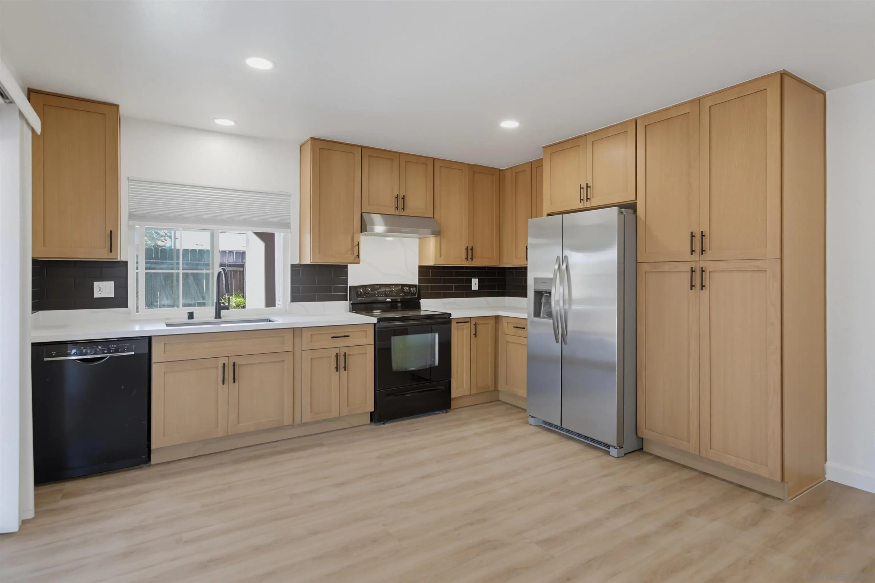 https://cdn.realtyfeed.com/cdn/127/260022237/4e6938974f3942ee4718faab9b4d9b3d.webp
