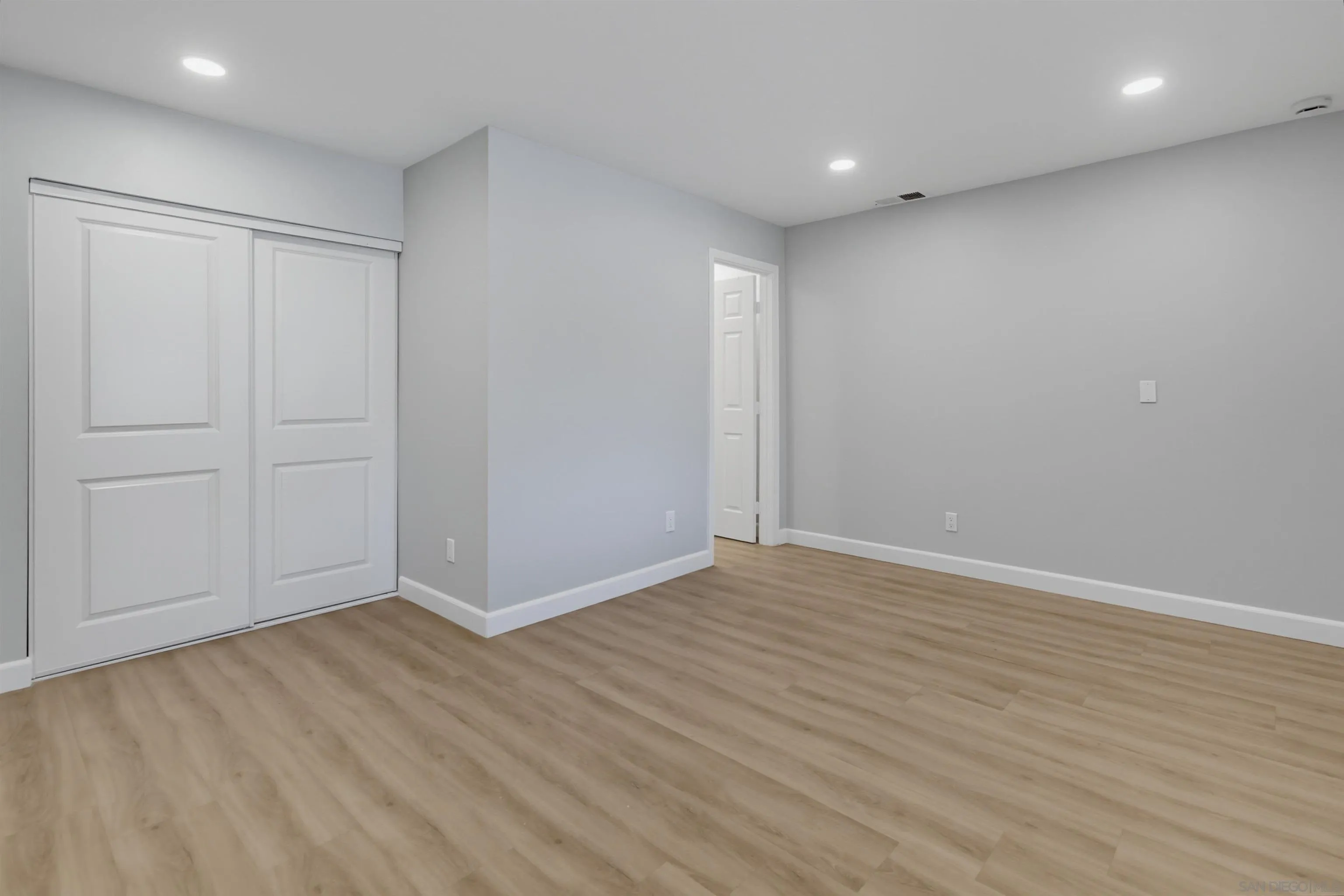https://cdn.realtyfeed.com/cdn/127/260022237/653f5e7b462d40a19449cad6dfe87e5a.webp