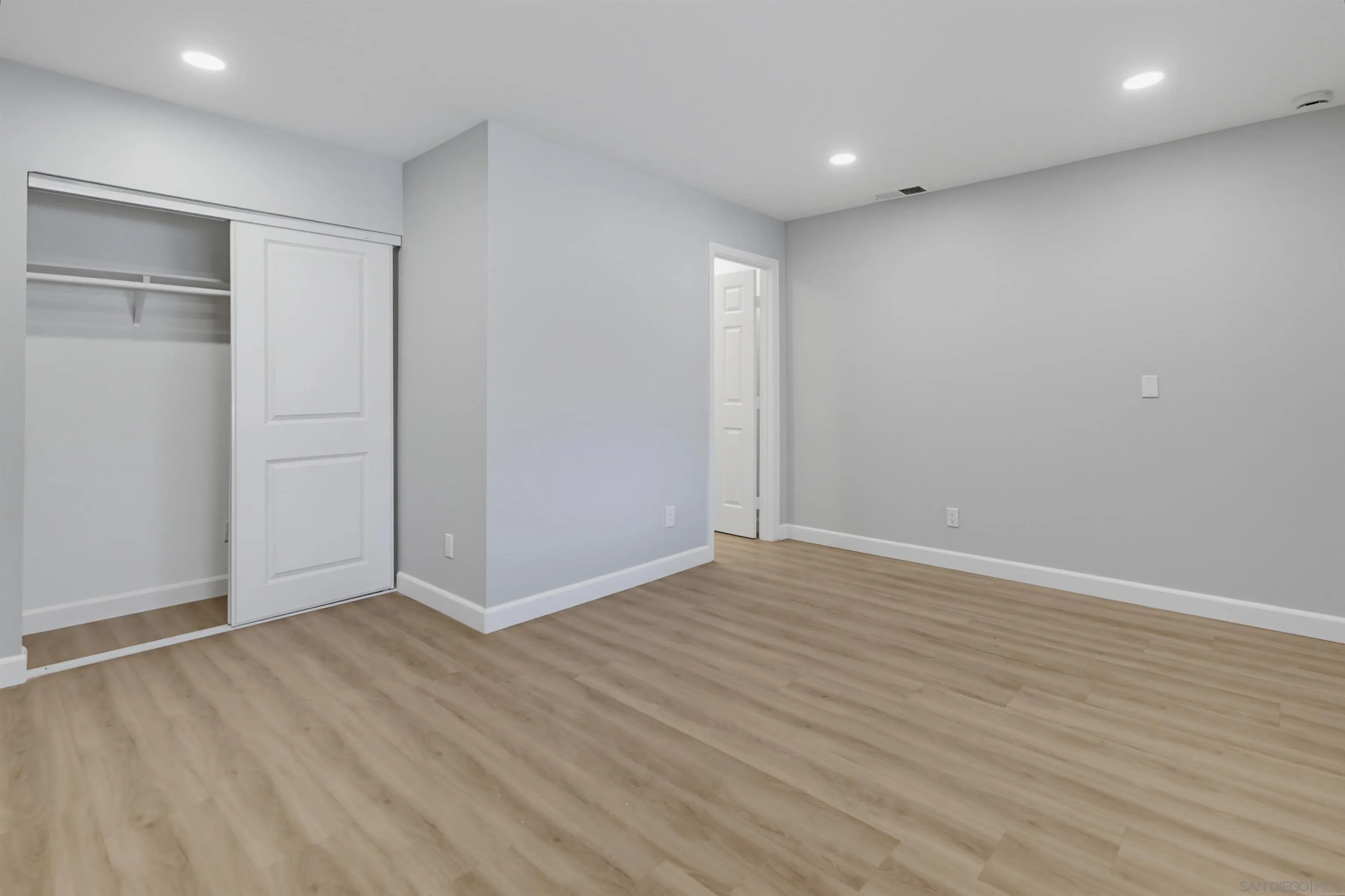 https://cdn.realtyfeed.com/cdn/127/260022237/7bd7278ea2f7b92c8dbb2af7aac07fe4.webp