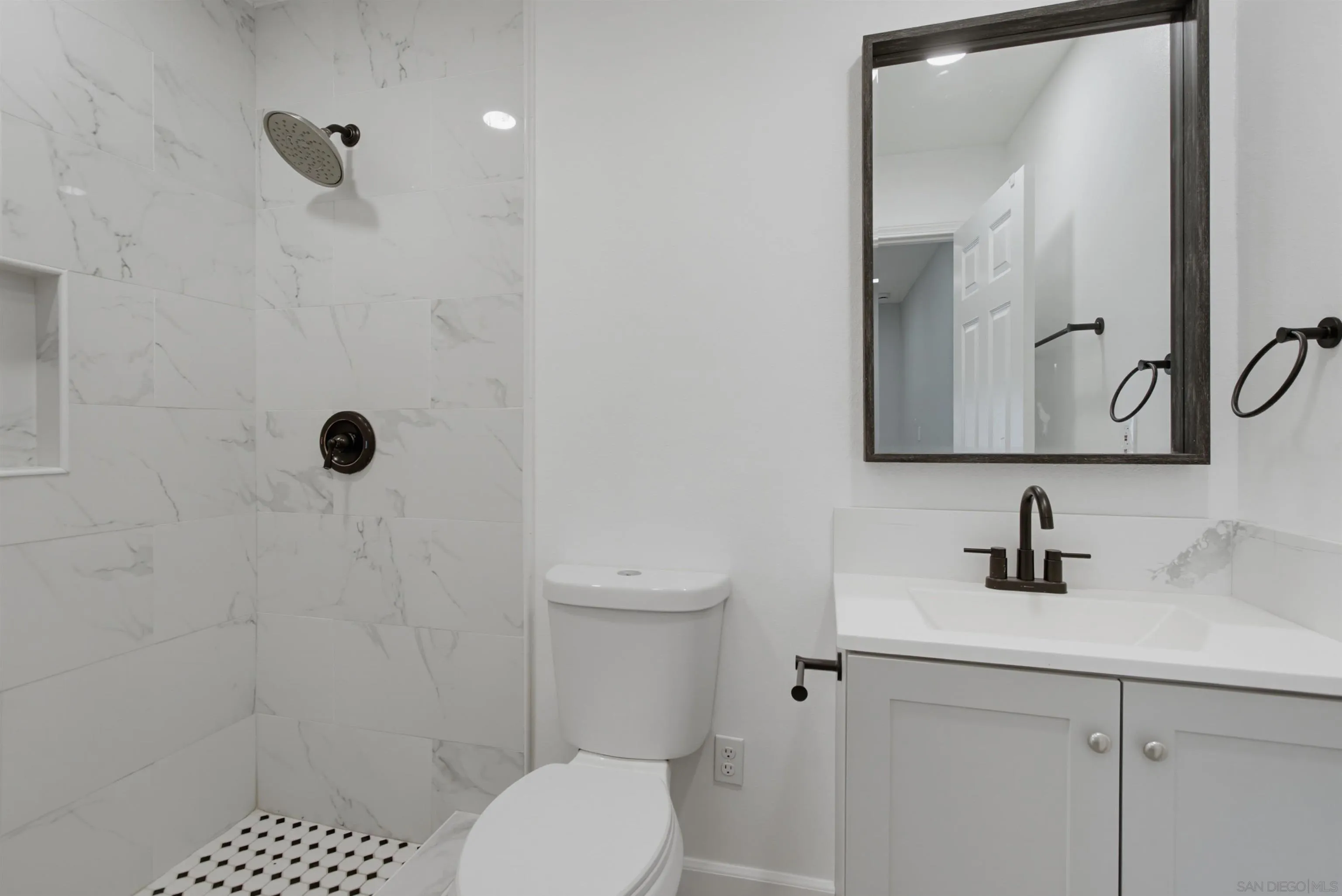 https://cdn.realtyfeed.com/cdn/127/260022237/7d8147739ed689eb49c2e7dd27b1b964.webp