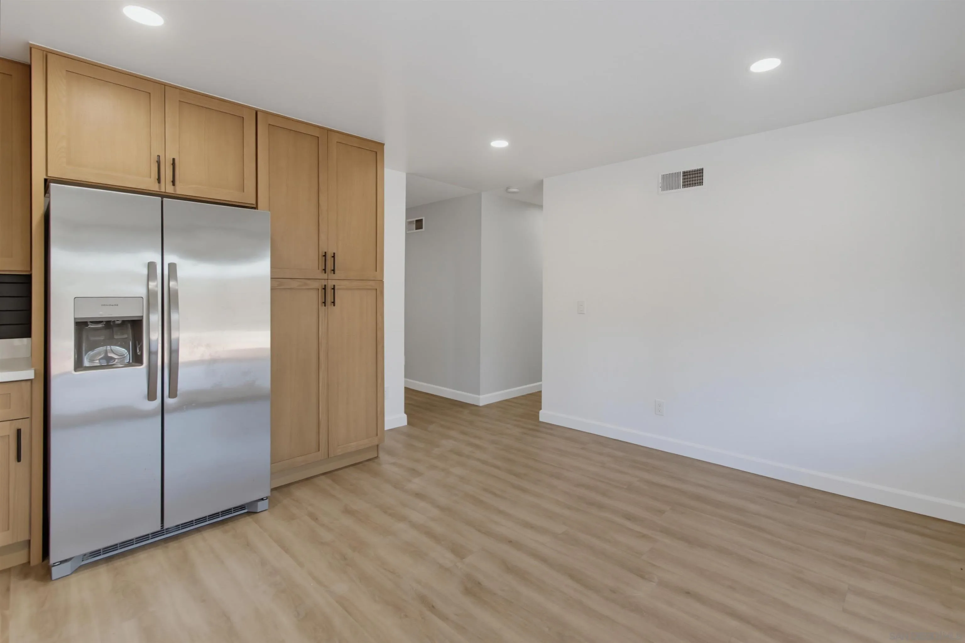 https://cdn.realtyfeed.com/cdn/127/260022237/8eea14e6629b5e1cec8f99de2e63649b.webp