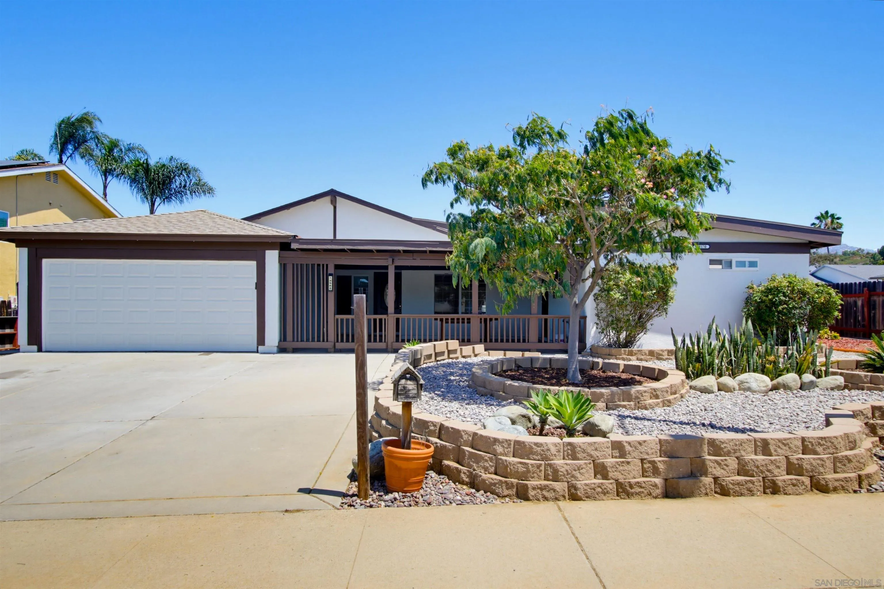 https://cdn.realtyfeed.com/cdn/127/260022237/ce953e83f264a6a7fe737f49ae920e2c.webp