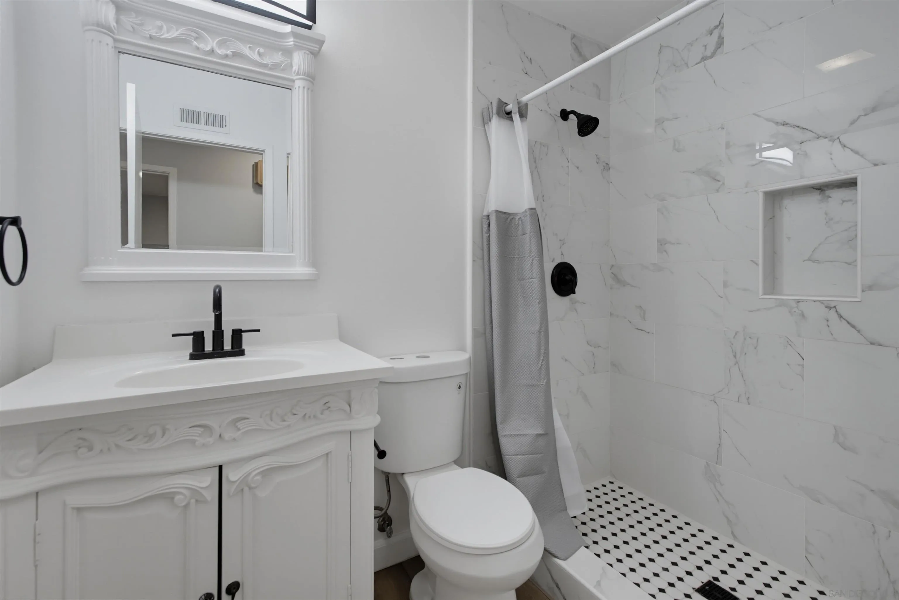 https://cdn.realtyfeed.com/cdn/127/260022237/e73884e6ed135feecf264c55fa75257d.webp