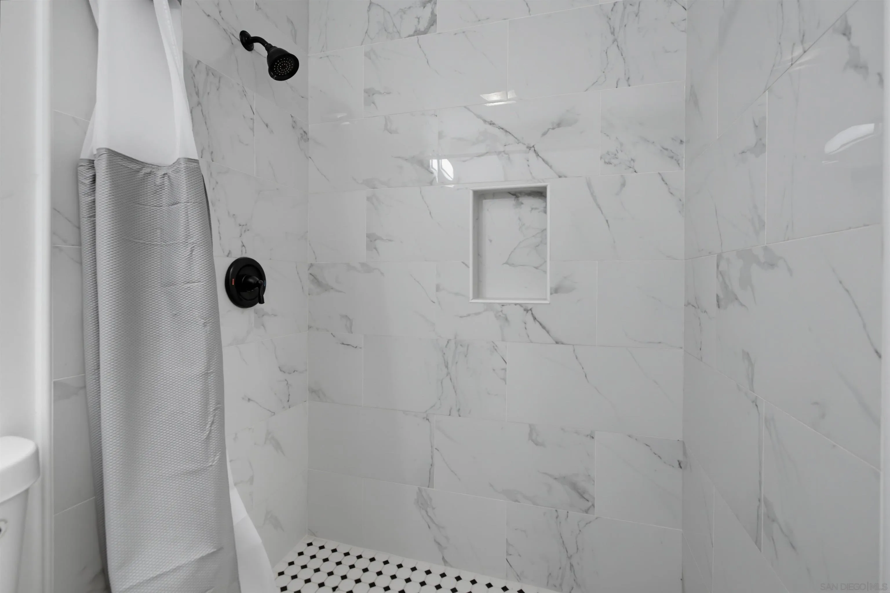 https://cdn.realtyfeed.com/cdn/127/260022237/f4e1b10ec1d8325a2aa3b94675ddeb91.webp