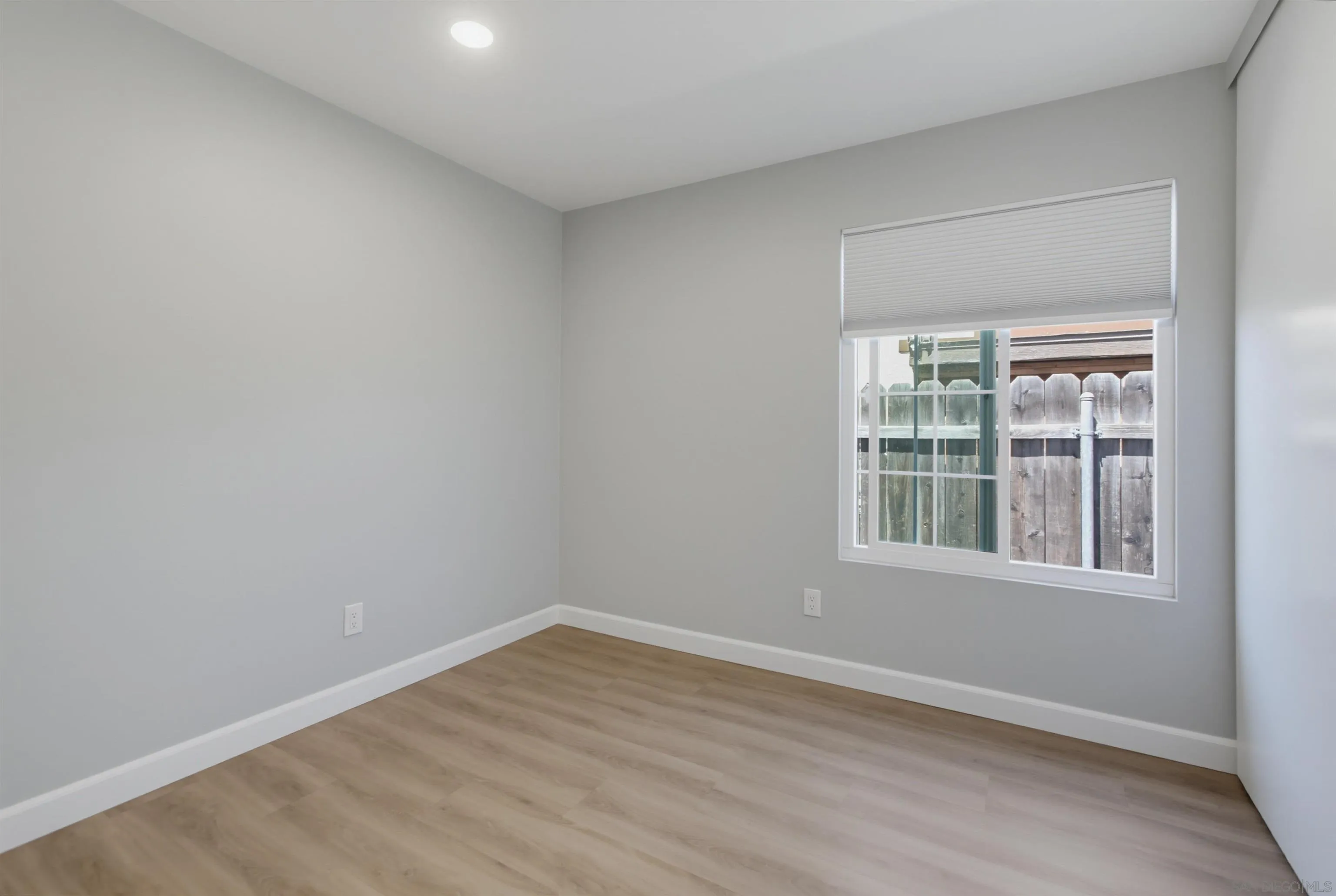 https://cdn.realtyfeed.com/cdn/127/260022237/ffcaddaee97da67dc7210ada03acbd9c.webp
