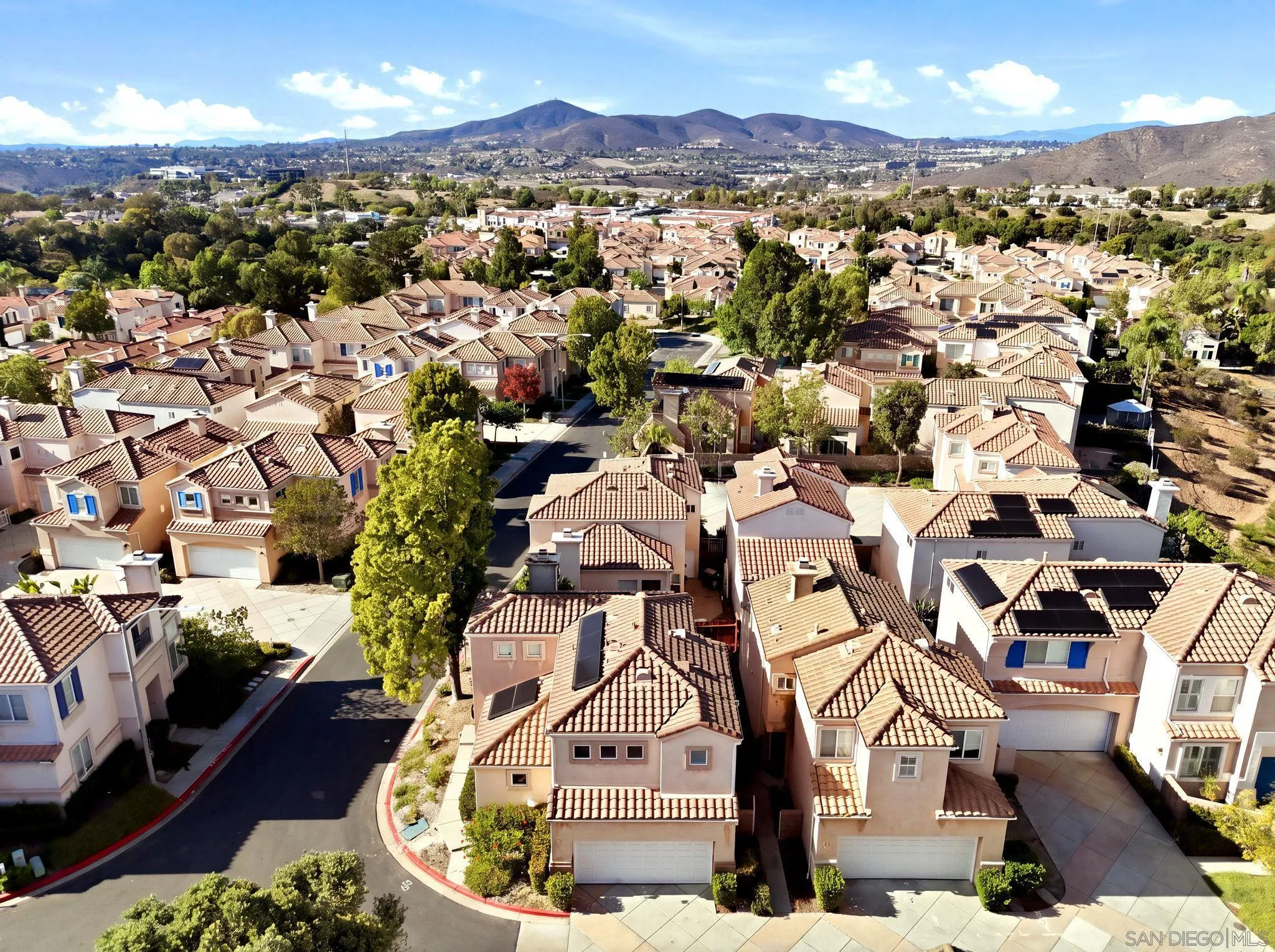 https://cdn.realtyfeed.com/cdn/127/260022238/007c5b81087c28553aa20fc52d302511.webp