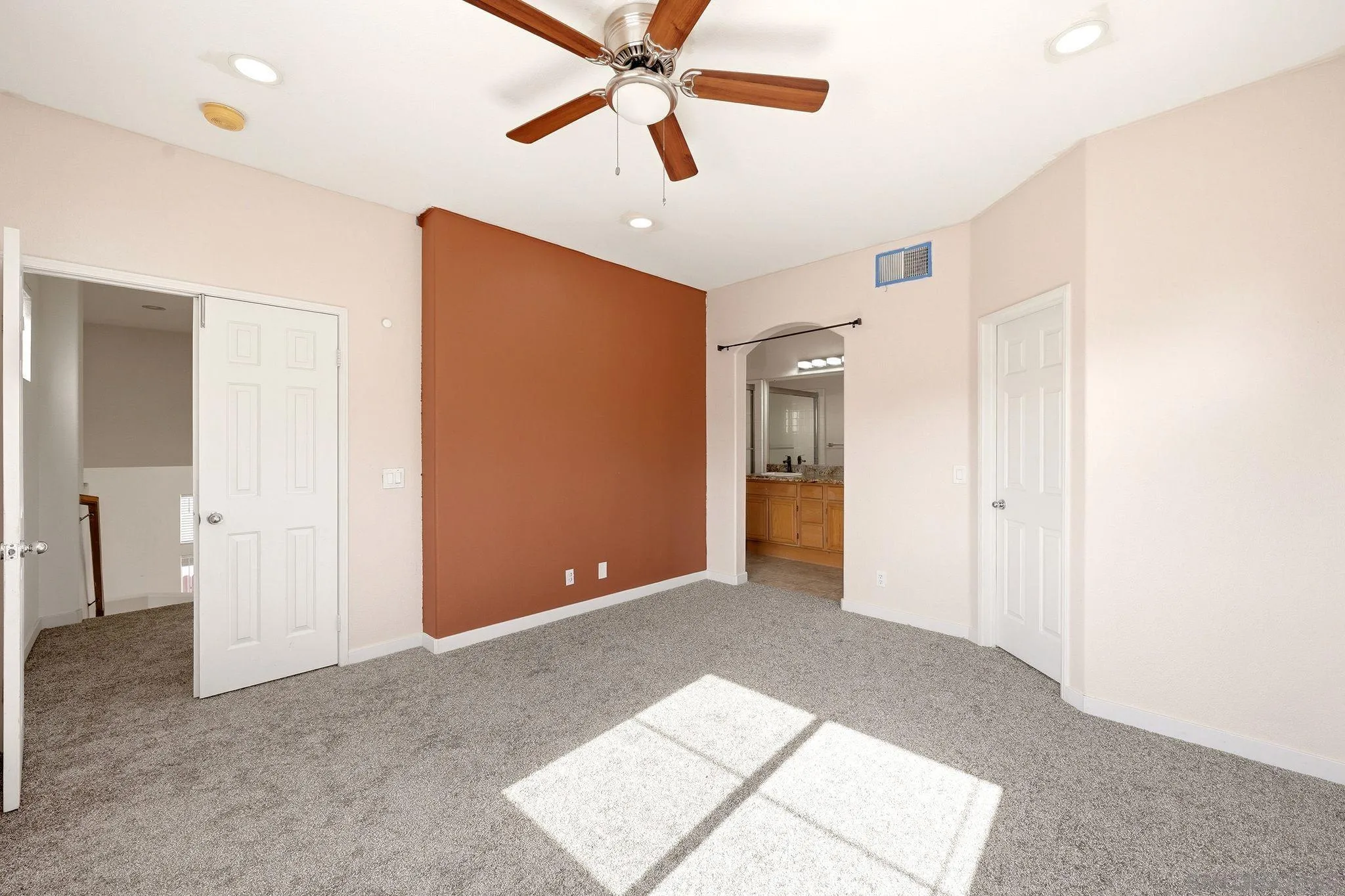 https://cdn.realtyfeed.com/cdn/127/260022238/d14855c2db1aabb65f137a9631bbe7c1.webp