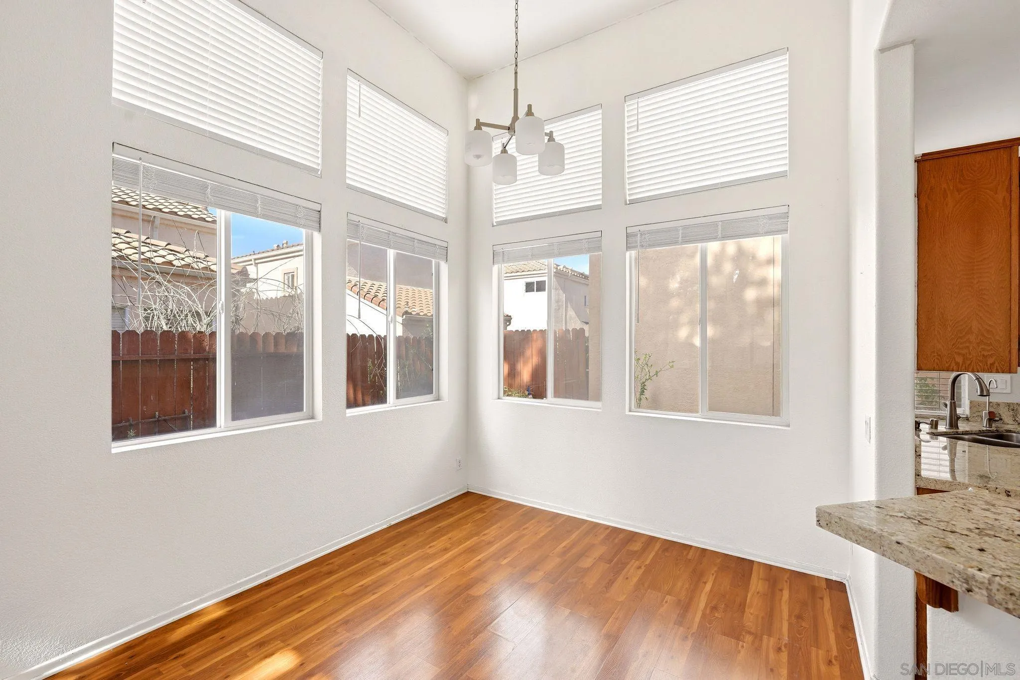https://cdn.realtyfeed.com/cdn/127/260022238/d1786383d257d40d86b445e7378dfa33.webp