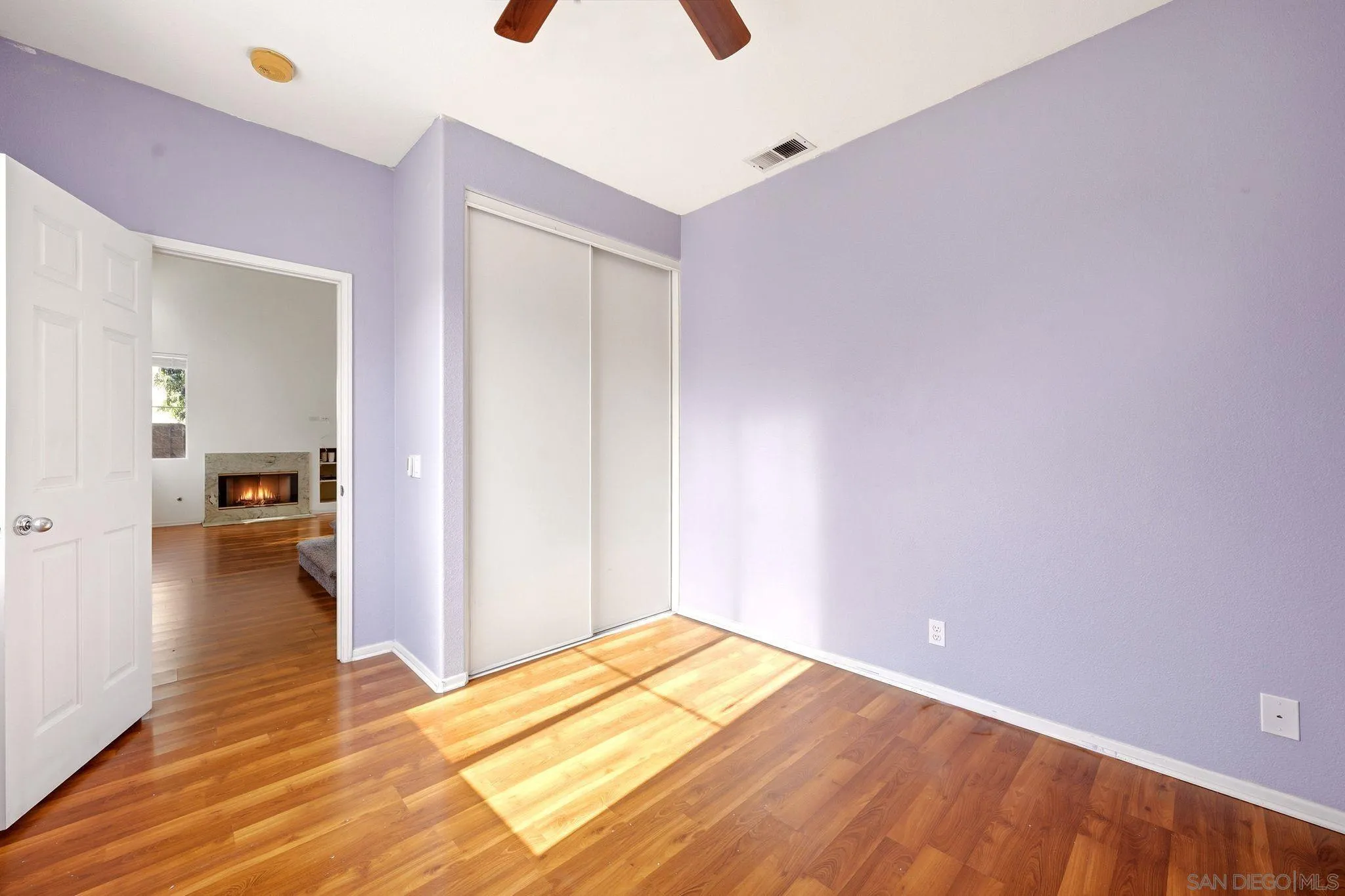 https://cdn.realtyfeed.com/cdn/127/260022238/fc2b0a98683f40a6b7da630621d67c48.webp