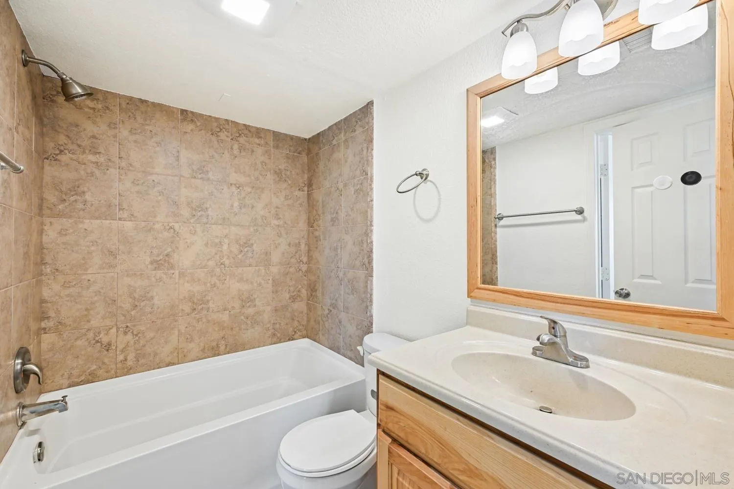 https://cdn.realtyfeed.com/cdn/127/260022239/00c9320b387e27f7de4a83999946282e.webp