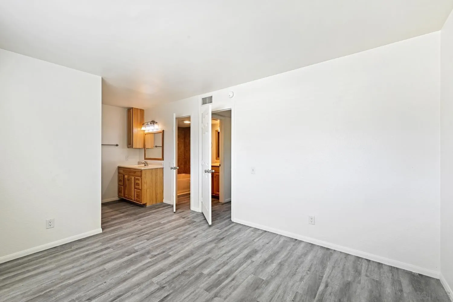 https://cdn.realtyfeed.com/cdn/127/260022239/360eb2b744e307e7f28a8ab7e9d13b8b.webp