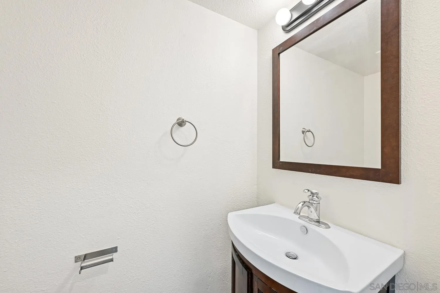 https://cdn.realtyfeed.com/cdn/127/260022239/442caa28dd9d562420add5f7c5229995.webp