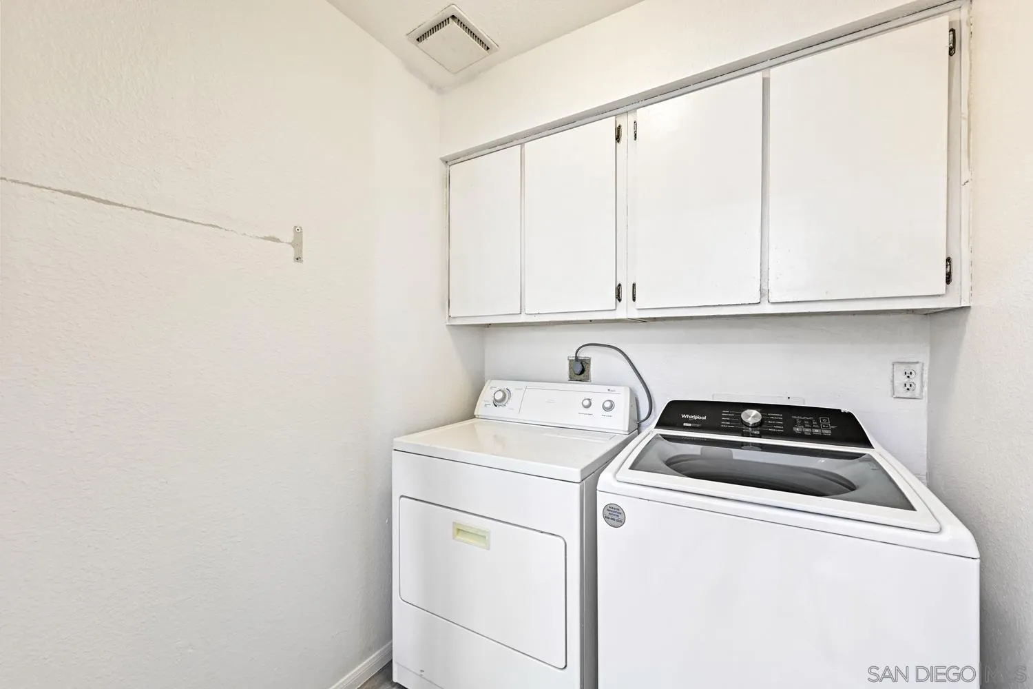 https://cdn.realtyfeed.com/cdn/127/260022239/9f2e22ed07c41f78077b07a27bda6254.webp