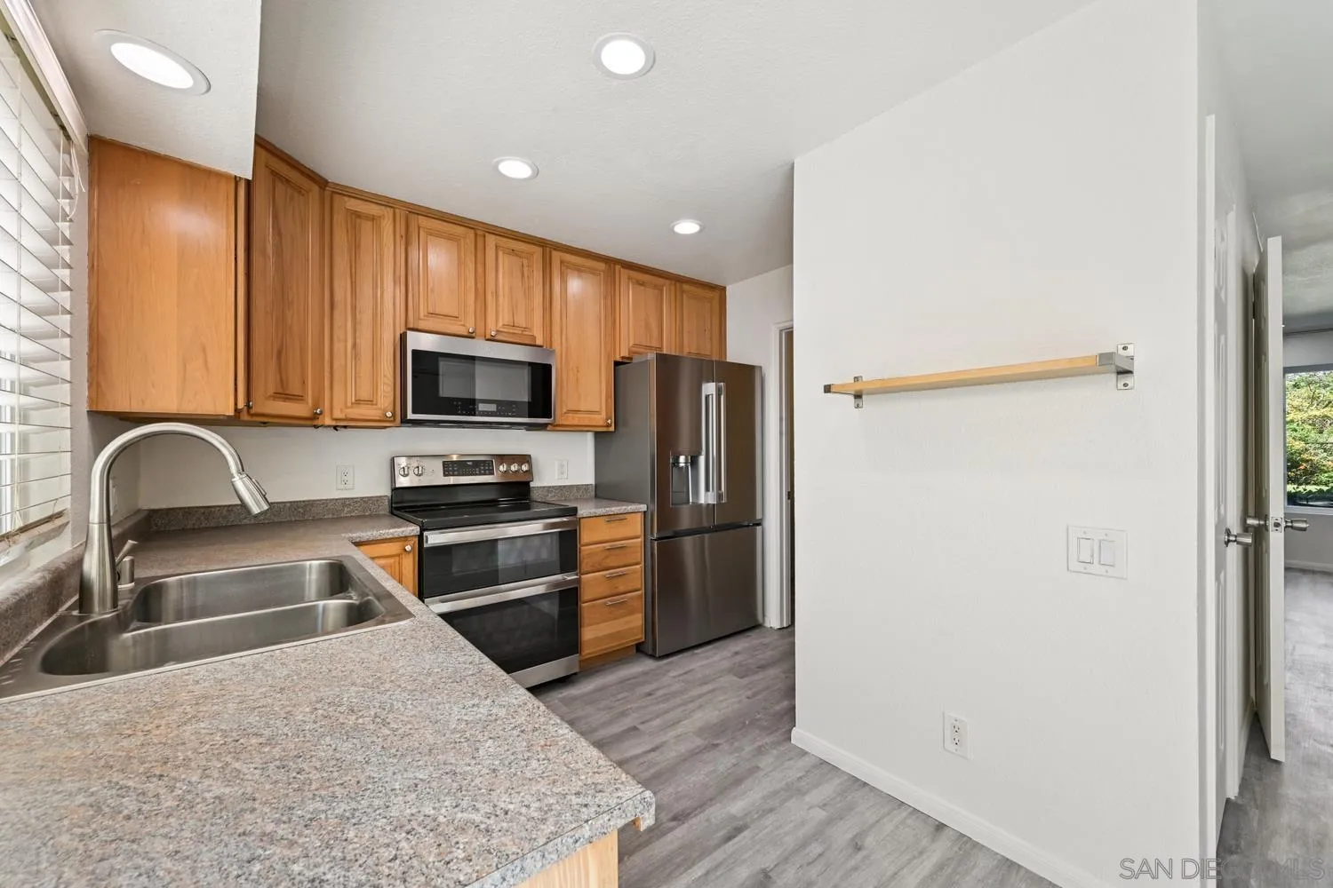 https://cdn.realtyfeed.com/cdn/127/260022239/a70672ae6f29c4a42733e808bd57fb15.webp