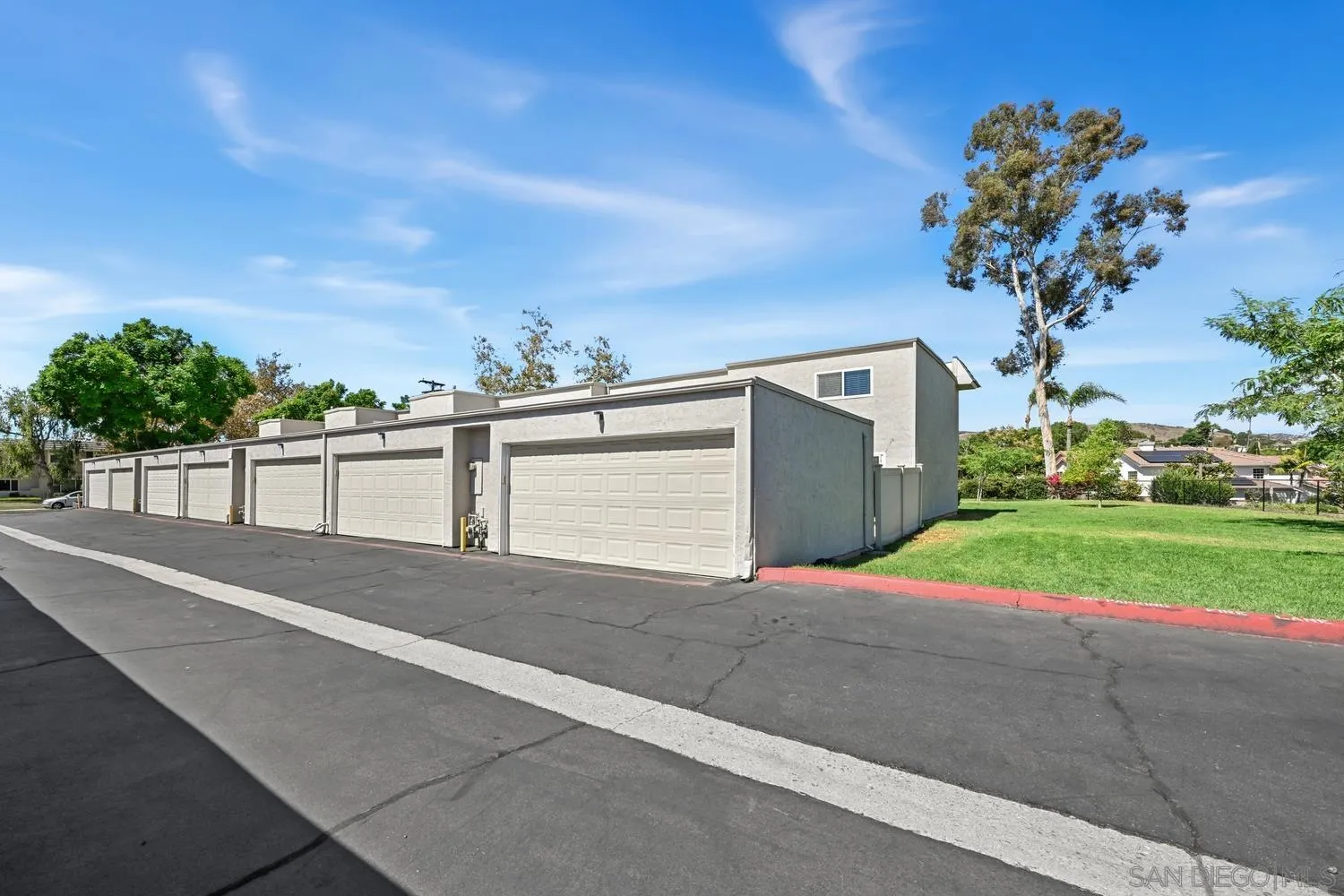 https://cdn.realtyfeed.com/cdn/127/260022239/aec1854abfdd24f2deb580c28bb4d07a.webp