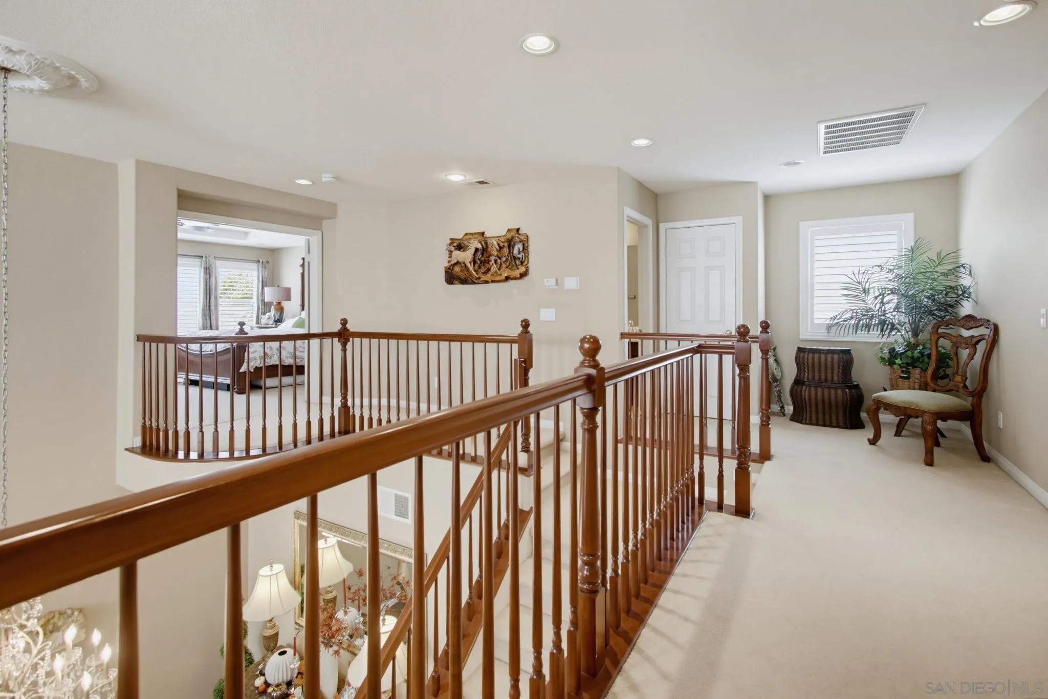 https://cdn.realtyfeed.com/cdn/127/260022245/56fdcb9da5cee20188f9befe7c6bd13d.webp
