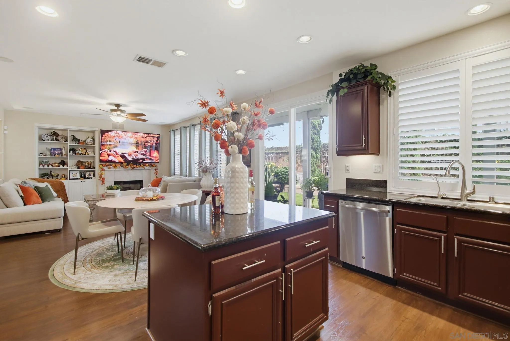 https://cdn.realtyfeed.com/cdn/127/260022245/6cde8fe3783f612f733e5cb646593c8a.webp