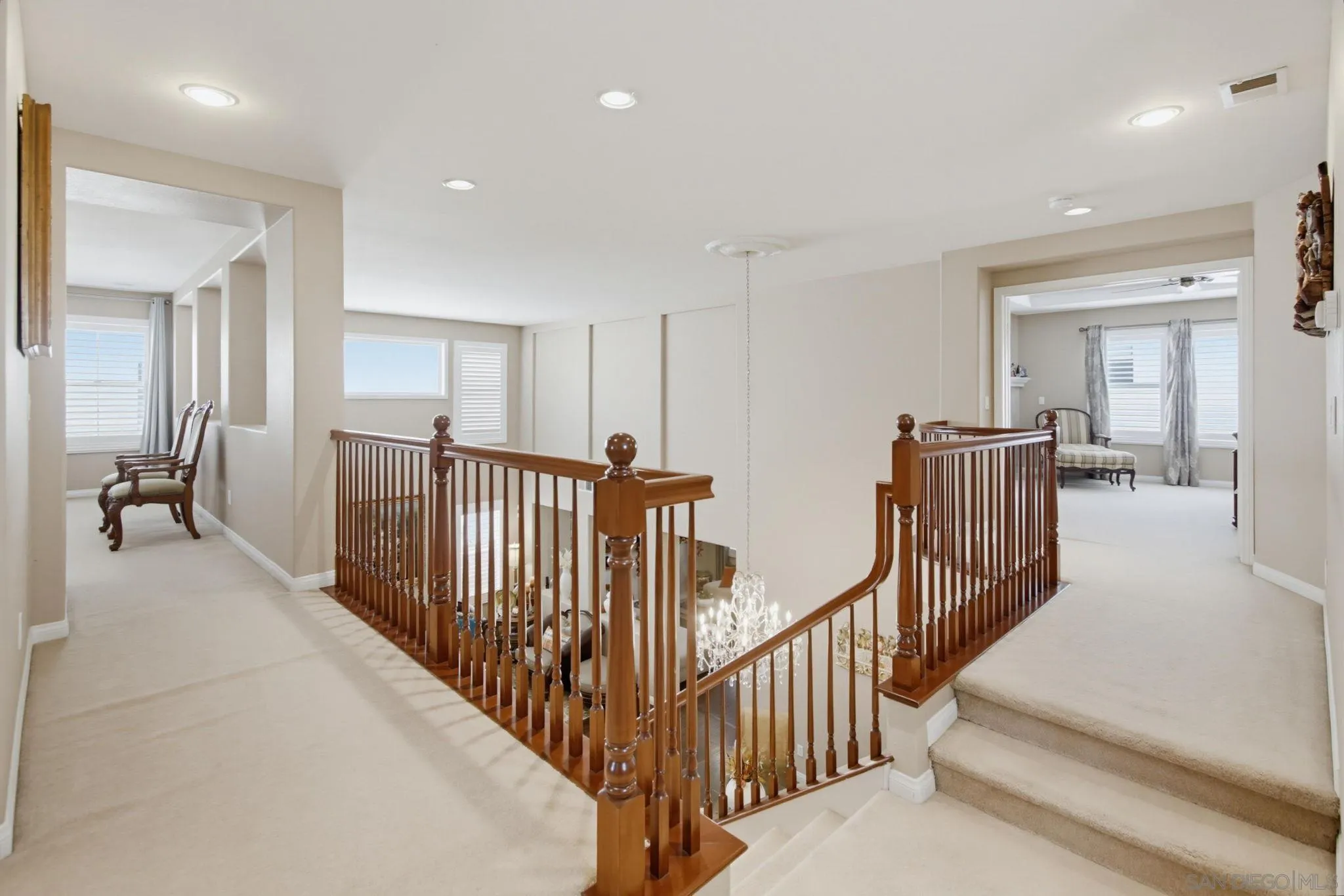 https://cdn.realtyfeed.com/cdn/127/260022245/9f2fd5983de21955da13870328603bcc.webp
