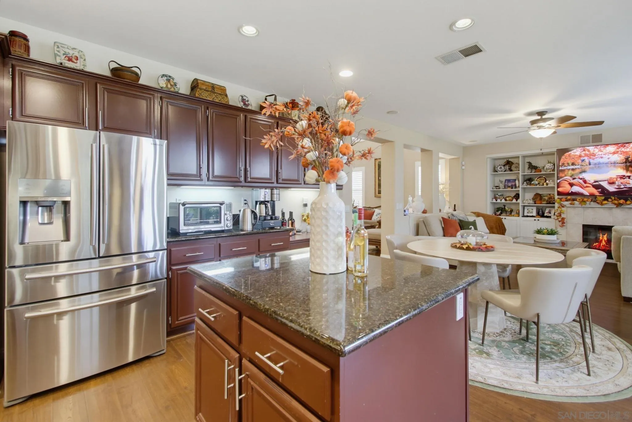 https://cdn.realtyfeed.com/cdn/127/260022245/d444b502d34174ad304f7c828b20d9ca.webp