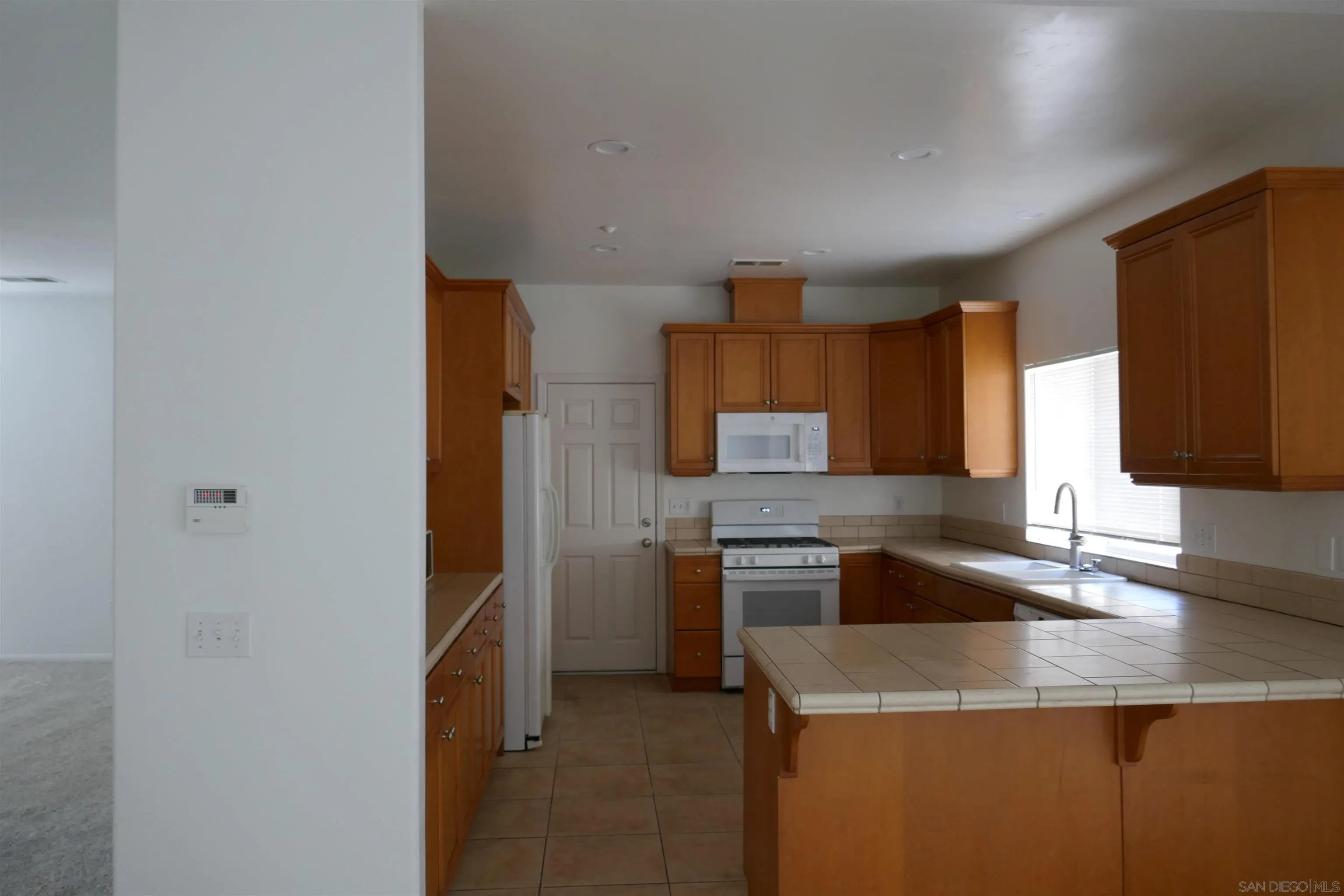 11874 Gardena Lane, Lakeside, CA 92040 - Photo 4 of 10, Lakeside, CA
