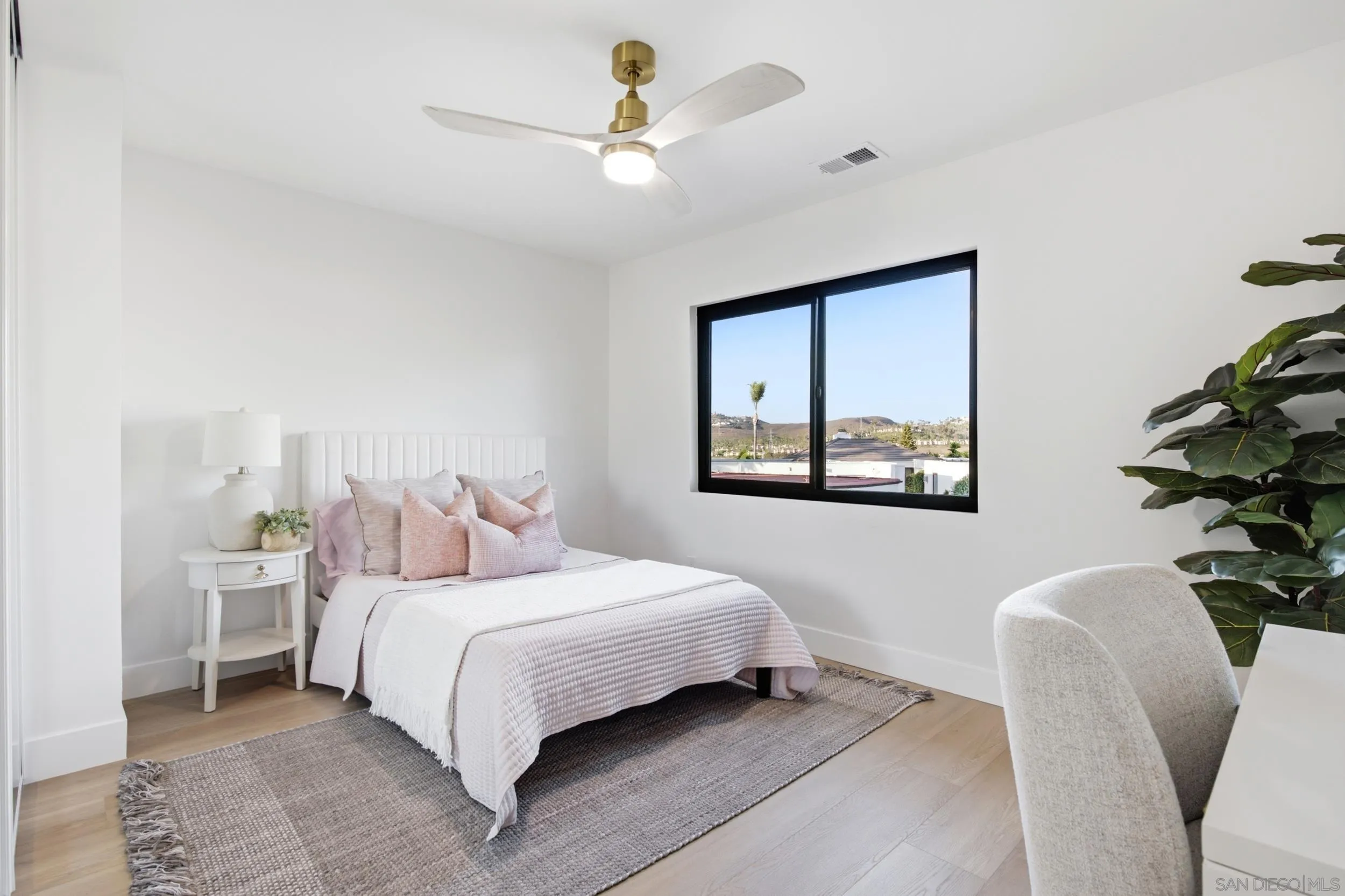 https://cdn.realtyfeed.com/cdn/127/260022251/0fd28f05e906eac0da9211fbf782fc85.webp