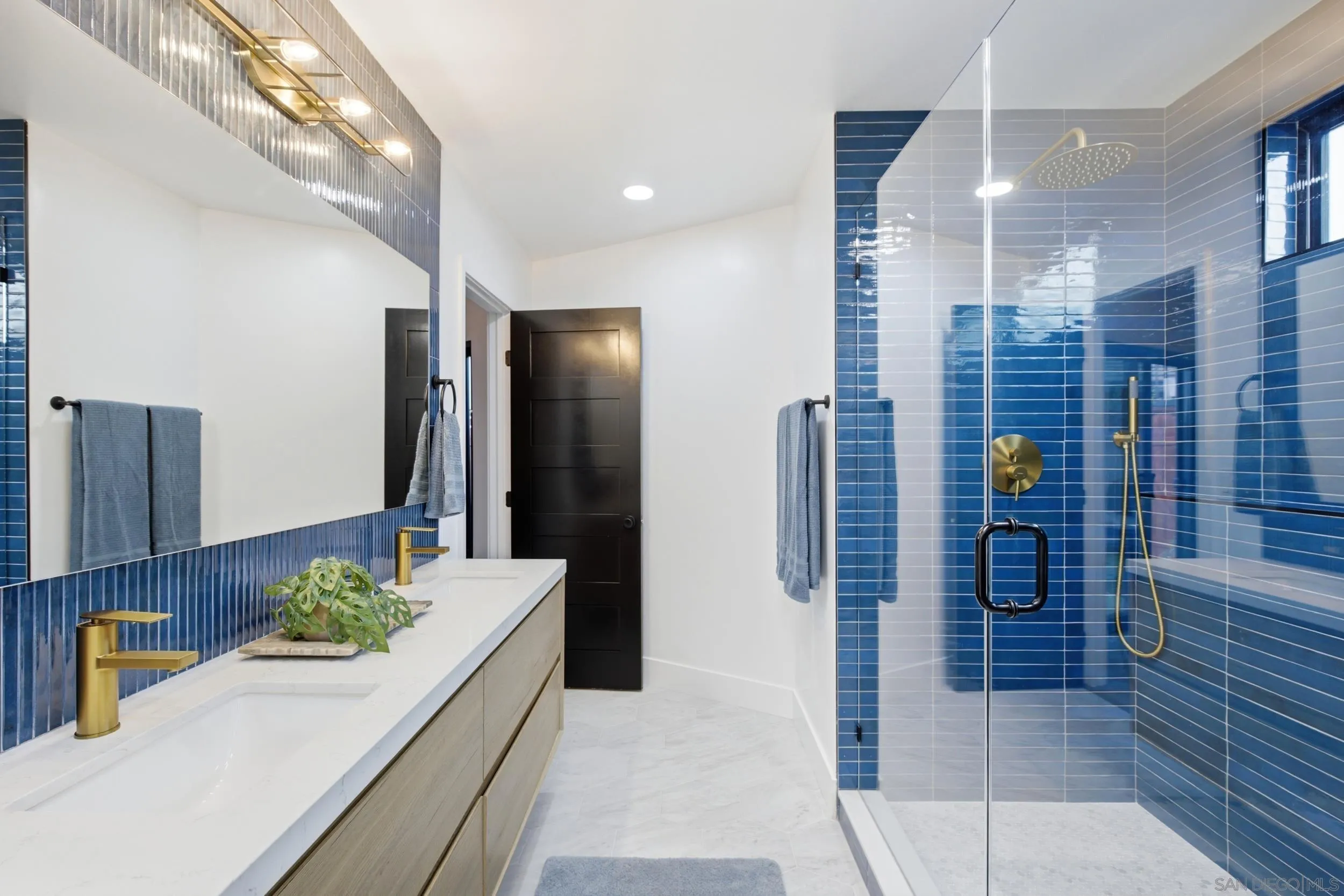 https://cdn.realtyfeed.com/cdn/127/260022251/51e28a20a7c09711656d2168f05abb05.webp