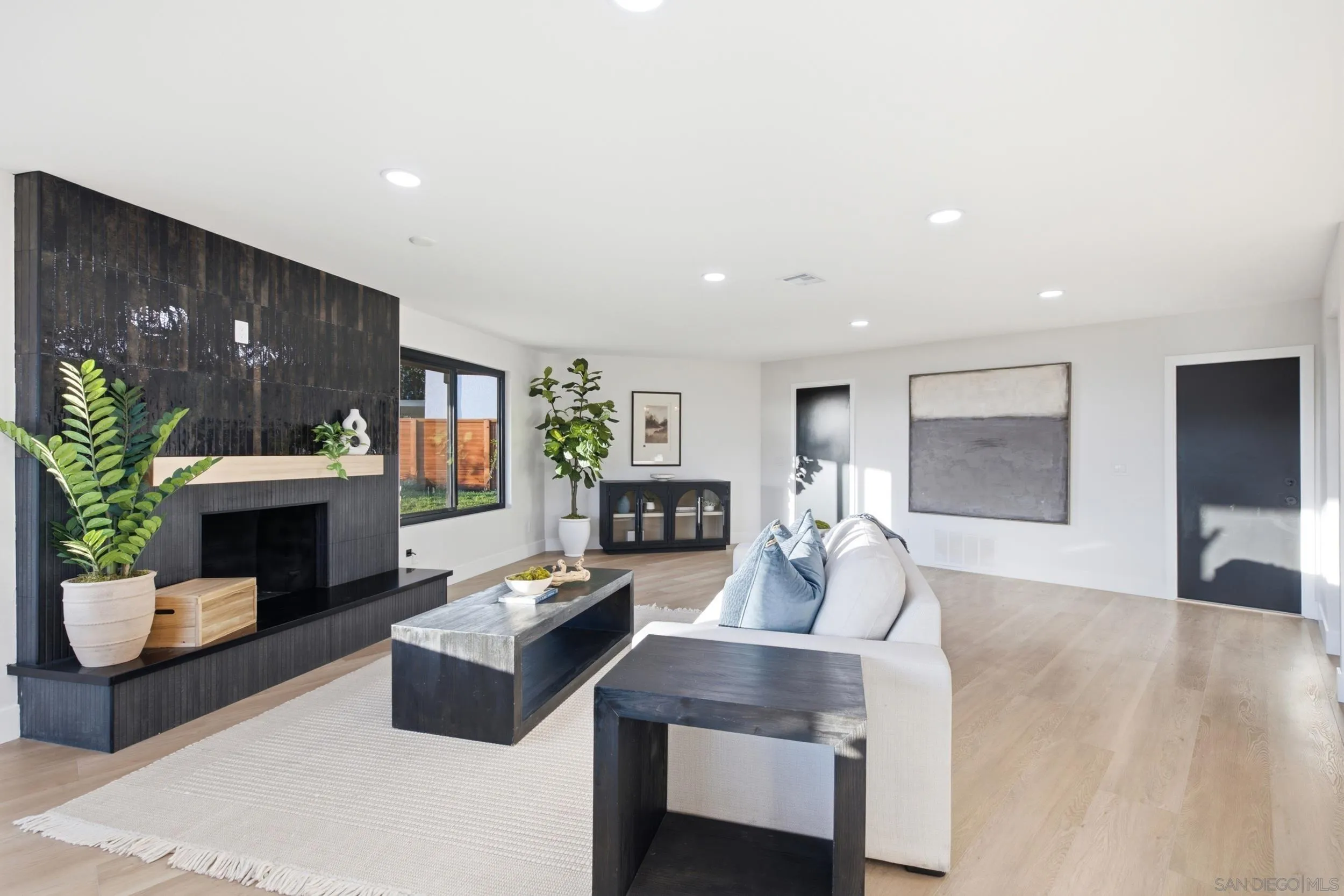 https://cdn.realtyfeed.com/cdn/127/260022251/79f4cd32901a414718ed5190c2227626.webp