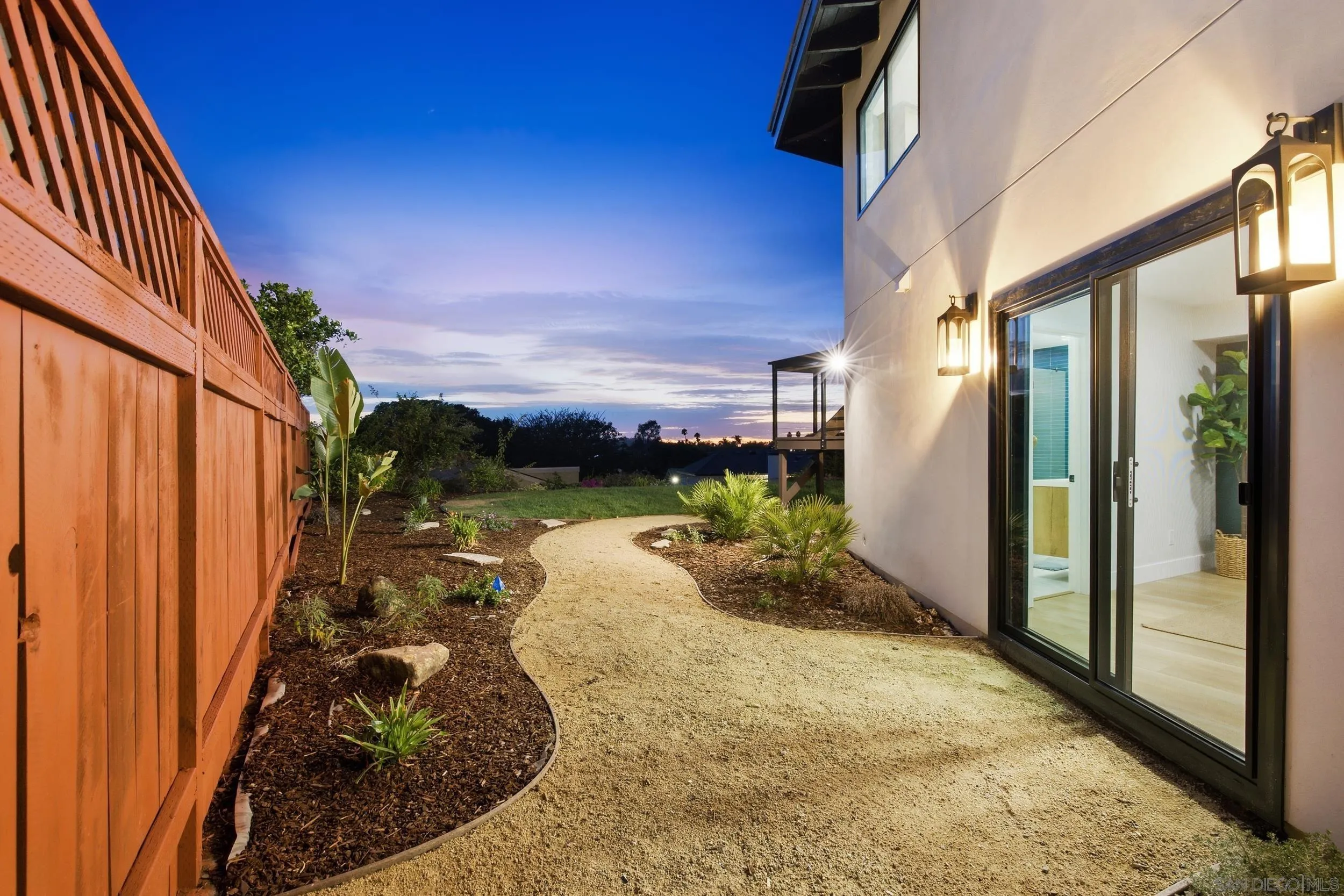 https://cdn.realtyfeed.com/cdn/127/260022251/7dbce5c4a30aaa1d72305bee72d8ed48.webp