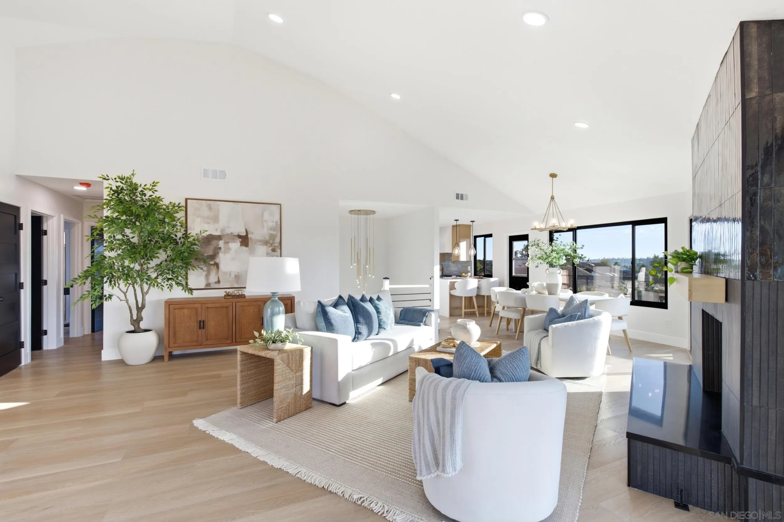 https://cdn.realtyfeed.com/cdn/127/260022251/7edd8f8a255143fd0c59626c6a995f44.webp