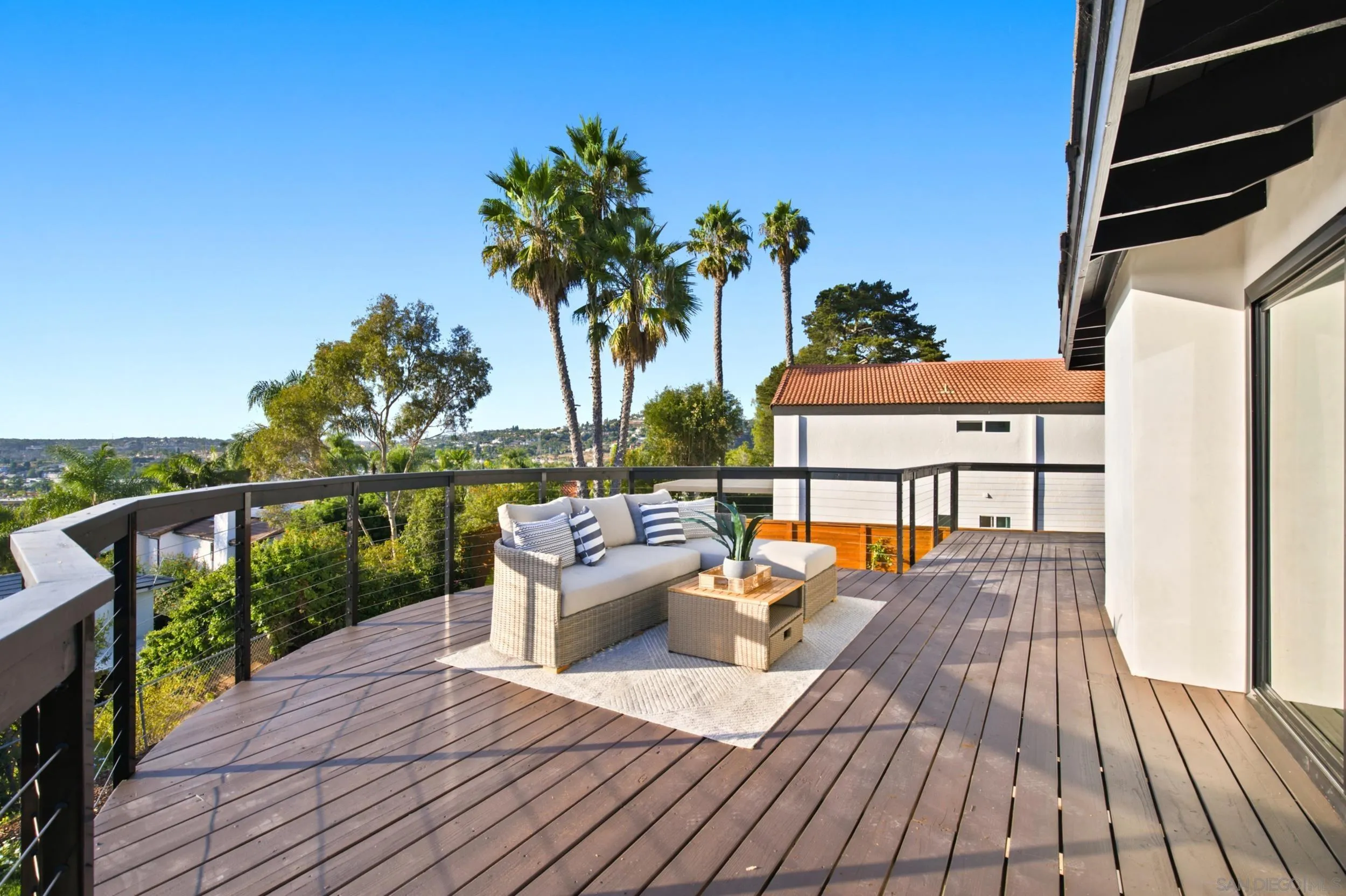 https://cdn.realtyfeed.com/cdn/127/260022251/ad6de677be6308496b7d5381ce4e593c.webp
