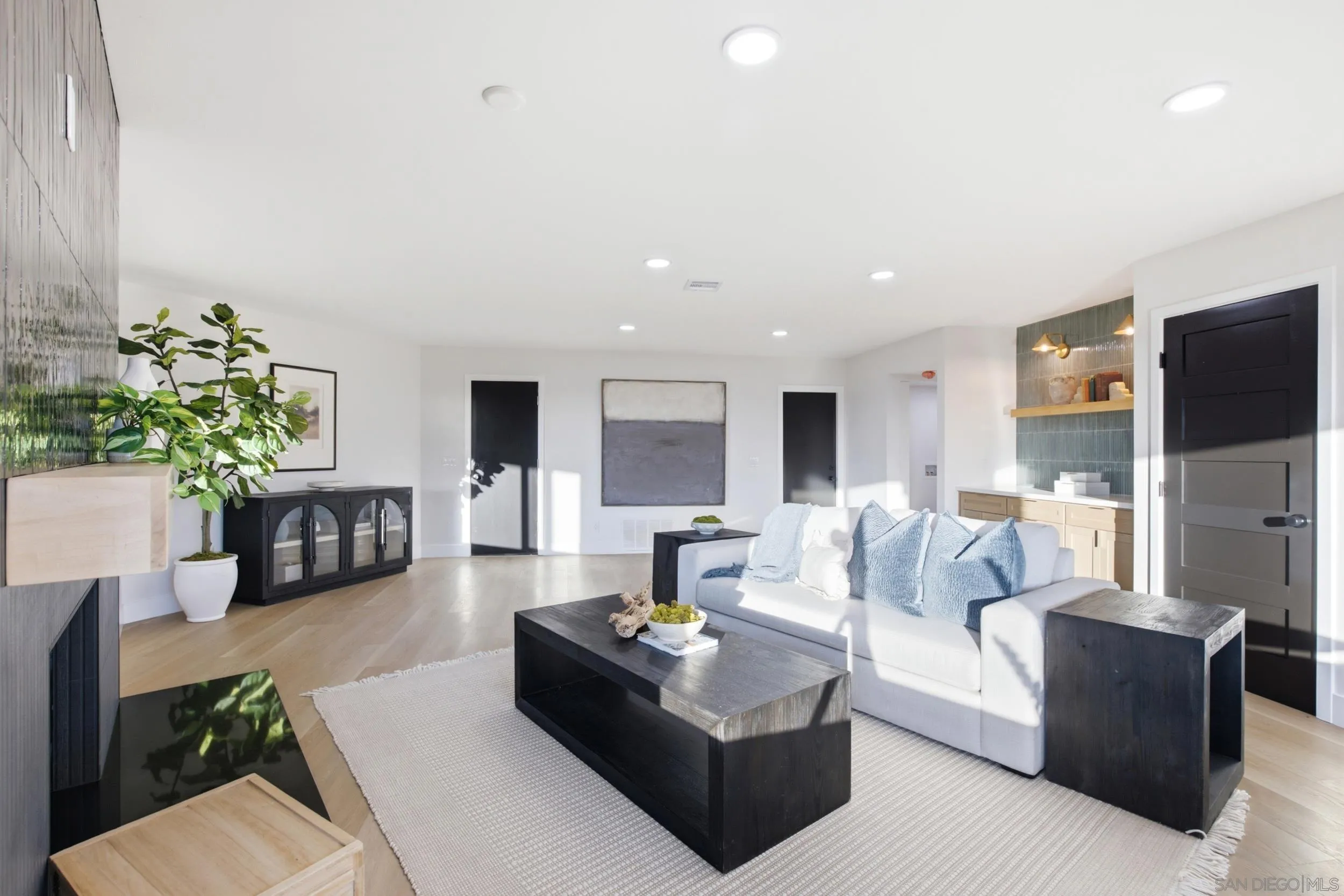 https://cdn.realtyfeed.com/cdn/127/260022251/e60dc82b7151c4b34fd2c69d59245bfd.webp