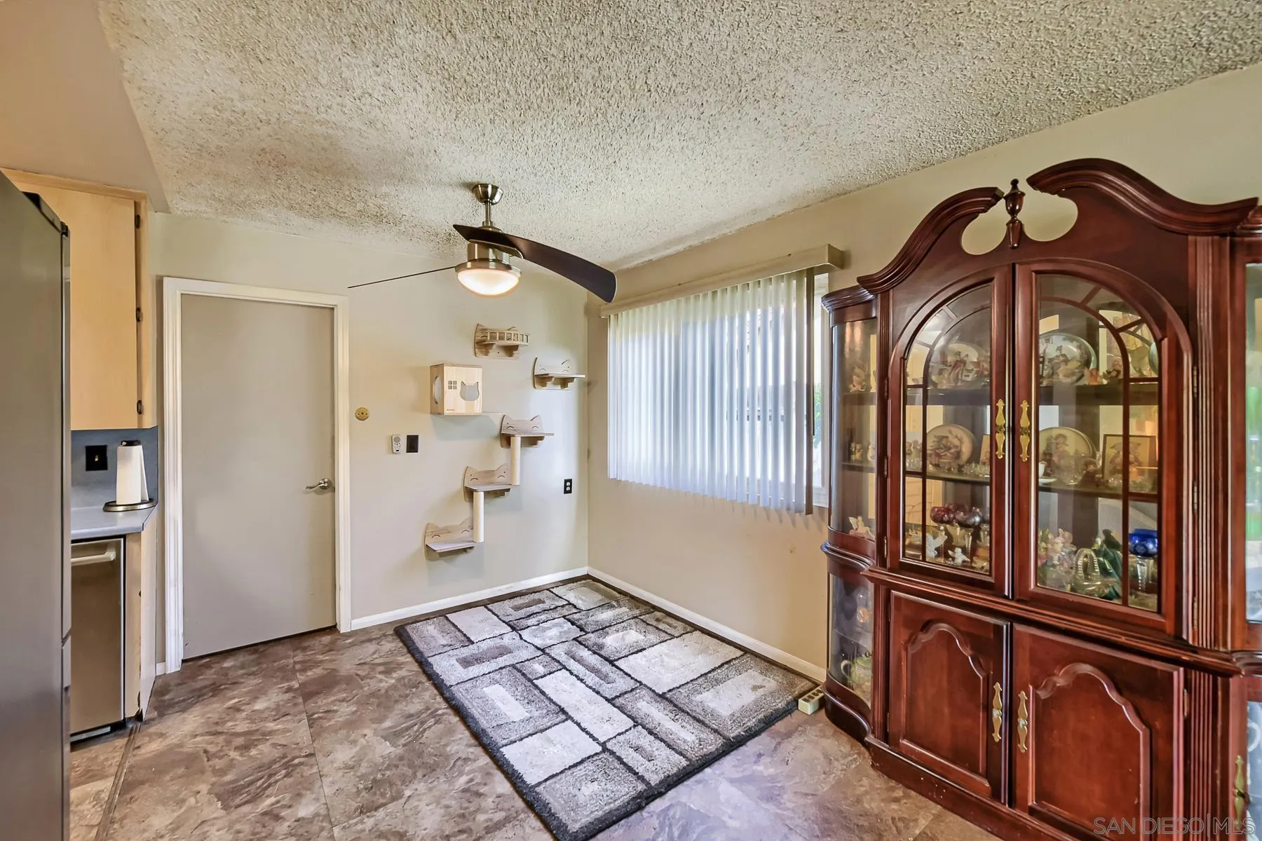 https://cdn.realtyfeed.com/cdn/127/260022256/c6f36fbd2a485de8c877d21f89894f6b.webp
