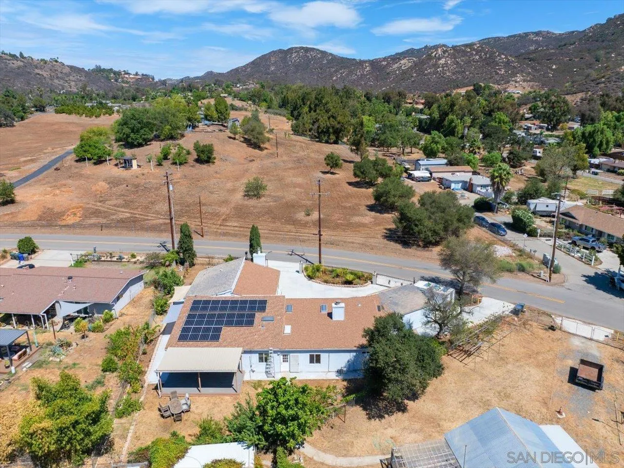 https://cdn.realtyfeed.com/cdn/127/260022258/151e22612c87188e0cfe0e7e1406f72b.webp