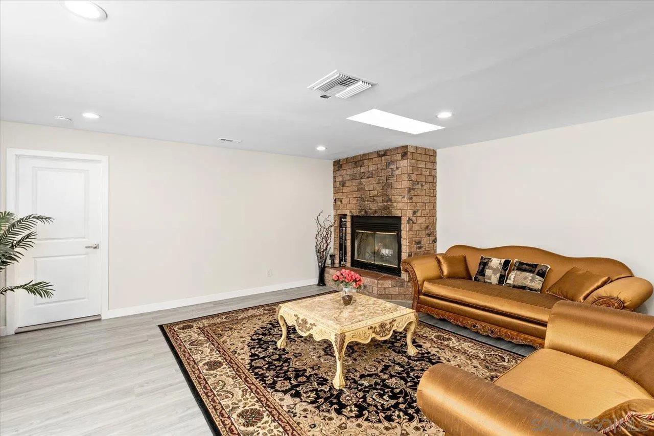 https://cdn.realtyfeed.com/cdn/127/260022258/bd73dd20e068cd4a5509c9ac51b12f39.webp