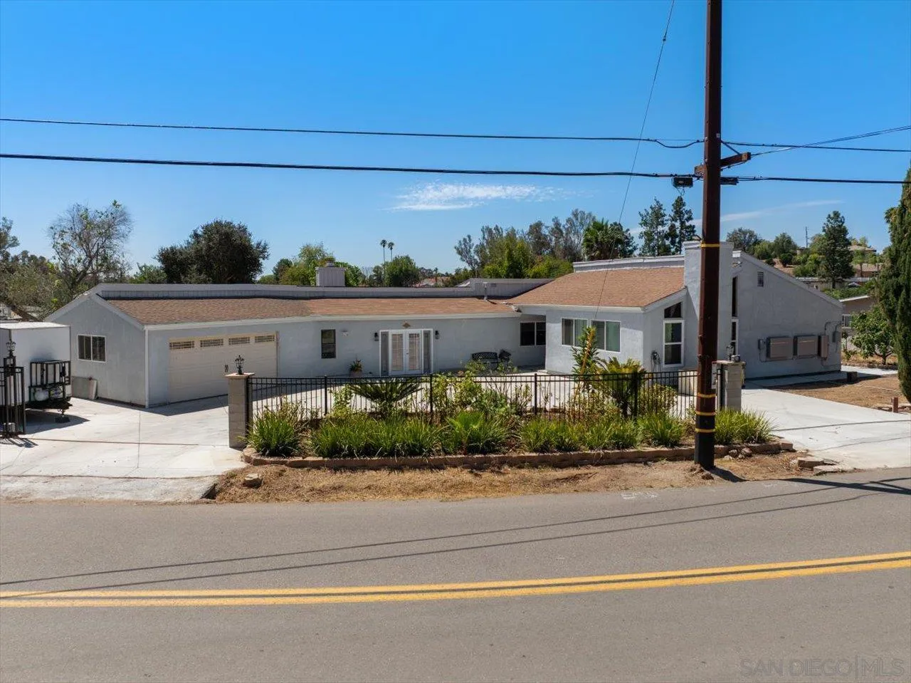 https://cdn.realtyfeed.com/cdn/127/260022258/c1d9e6b26dbd652cfdcb87158070d3b0.webp