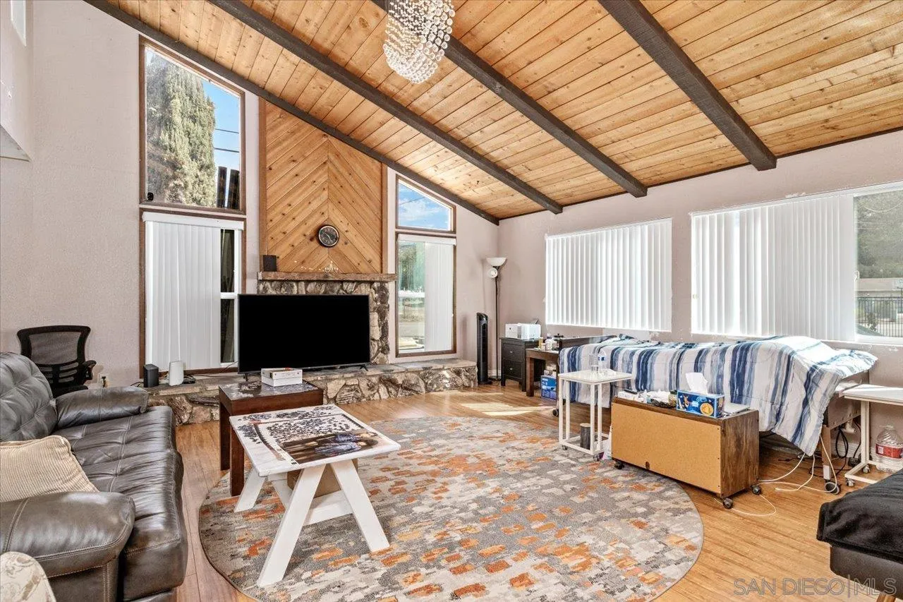 https://cdn.realtyfeed.com/cdn/127/260022258/c8e17d9b6c5f9bc2d8bc1075a315a216.webp