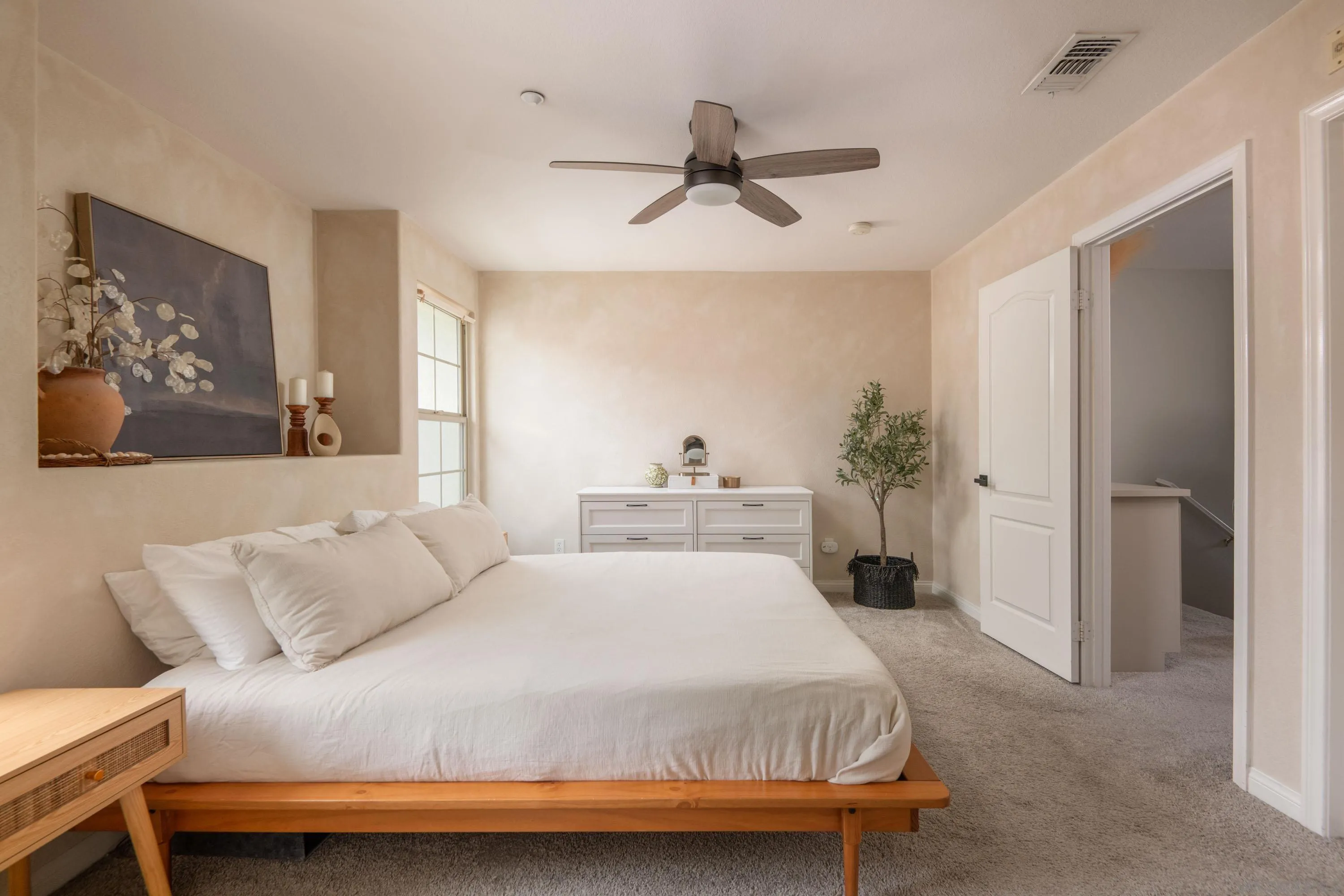https://cdn.realtyfeed.com/cdn/127/260022259/8c4de39f01fb1098f1ff3582c395fa9d.webp