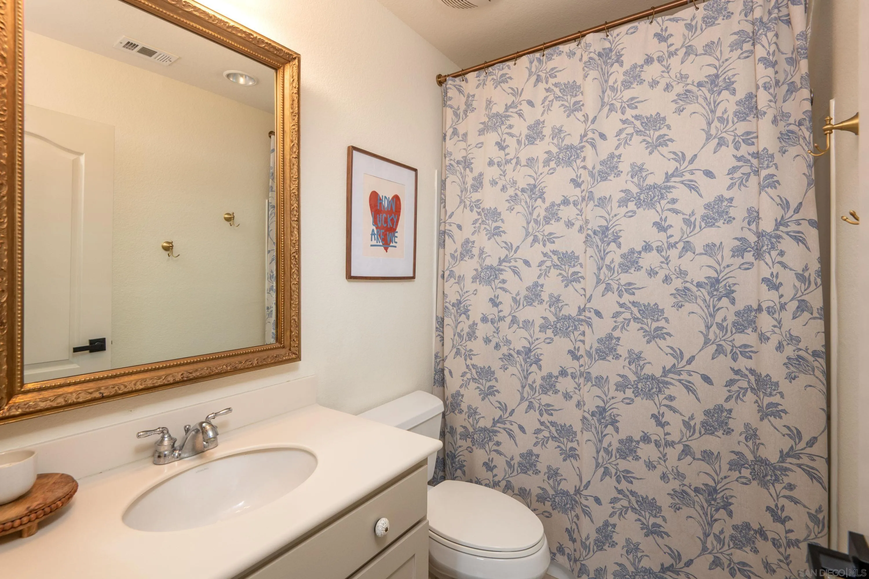 https://cdn.realtyfeed.com/cdn/127/260022259/b0f9fb00758ae774c76063b543ee1c9b.webp