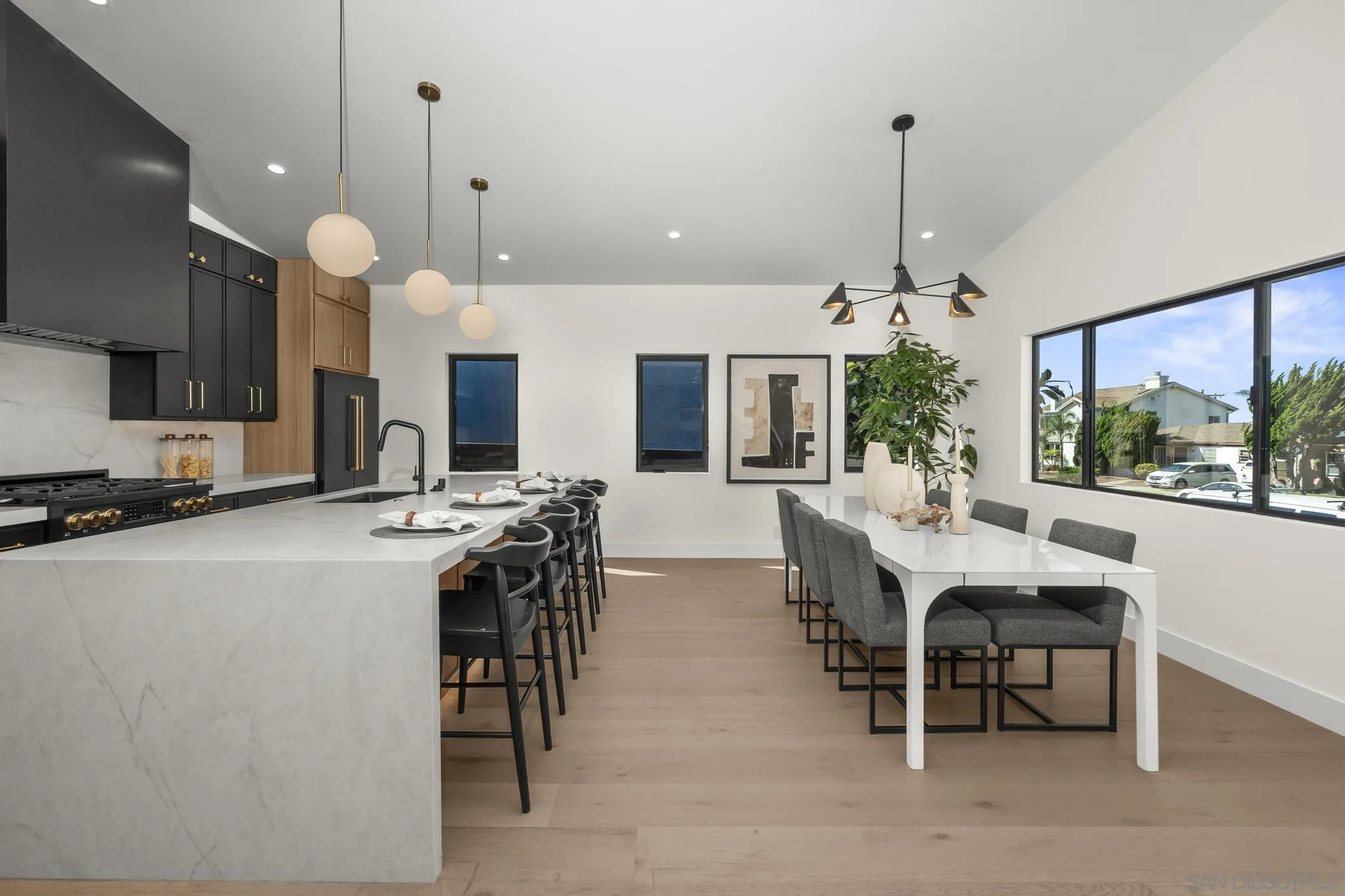 https://cdn.realtyfeed.com/cdn/127/260022260/35c1123b28125045eda197a5d8f02480.webp
