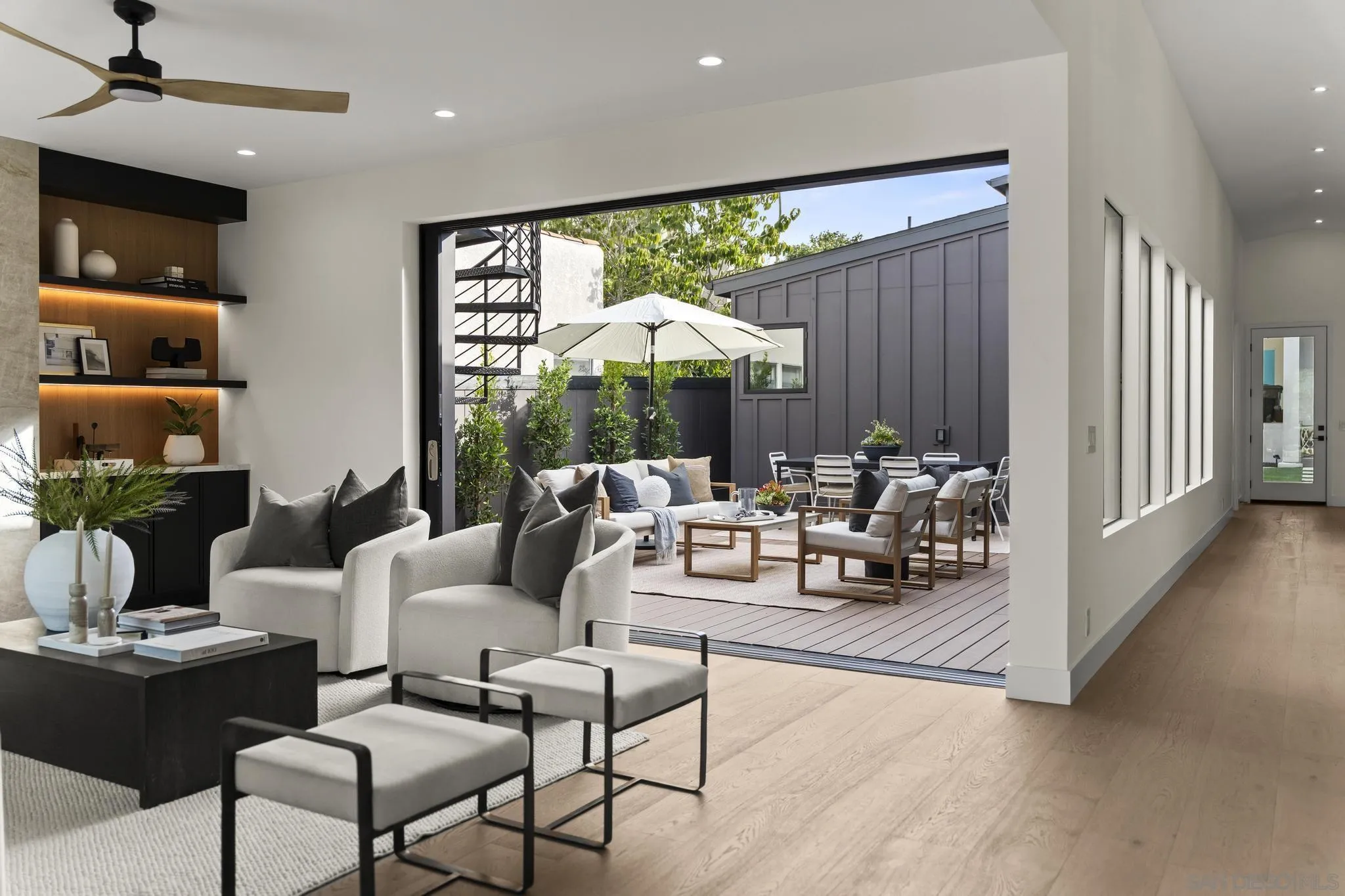 https://cdn.realtyfeed.com/cdn/127/260022260/40d004292dcc6e9f5514b382d3c51a0b.webp