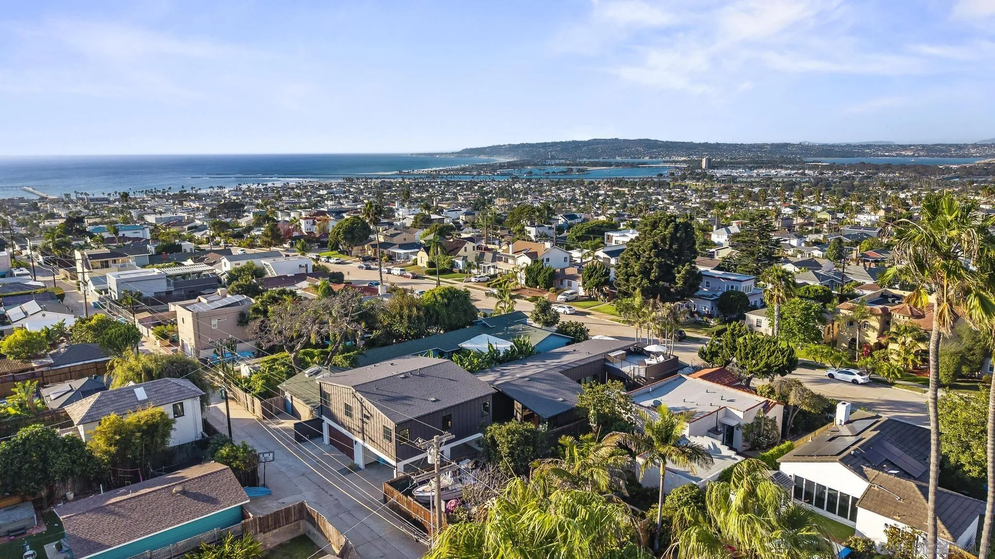 https://cdn.realtyfeed.com/cdn/127/260022260/706a14bf0cbb60065ca69ab27d6ba50b.webp