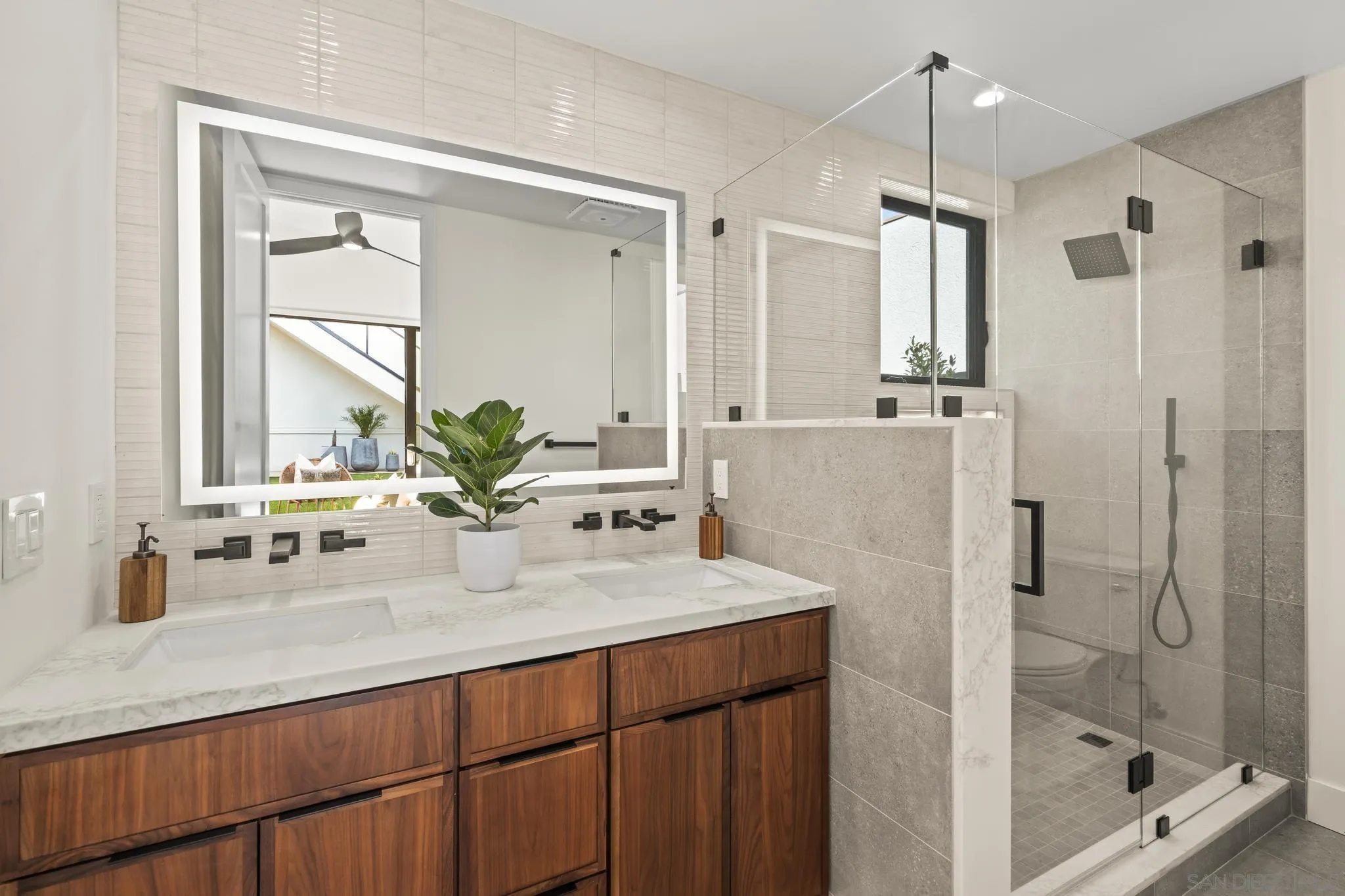 https://cdn.realtyfeed.com/cdn/127/260022260/f002855193eb85b393ef7ad0d6034859.webp