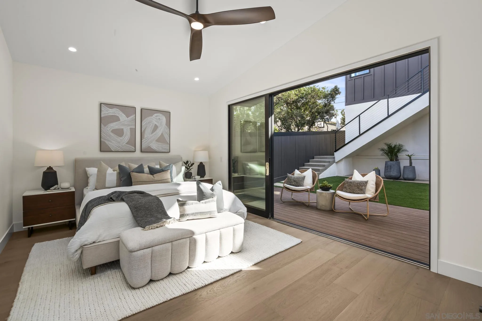 https://cdn.realtyfeed.com/cdn/127/260022260/fbd917607d9a8ad2d312f90b02b8ffc1.webp