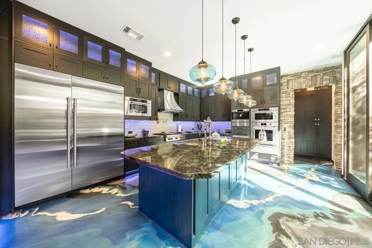 https://cdn.realtyfeed.com/cdn/127/260022268/374c1f07d8edc56a98a067ebf0bef82d.webp