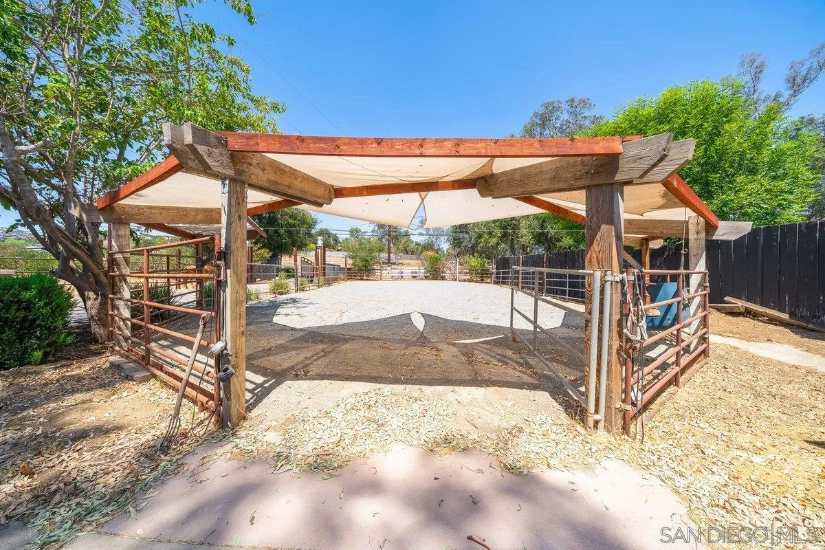 https://cdn.realtyfeed.com/cdn/127/260022268/62f981cb55a9d5db46ad50f233aae9ed.webp