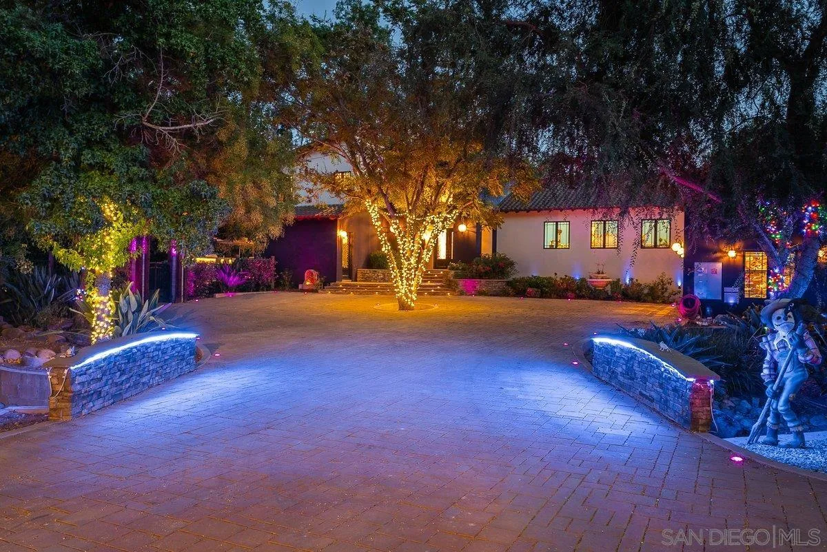 https://cdn.realtyfeed.com/cdn/127/260022268/807f0d6d538bd37af78f2b6df04f98ae.webp