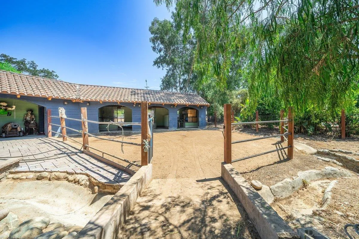 https://cdn.realtyfeed.com/cdn/127/260022268/83aa57f149d340ae777455c00aab5ada.webp